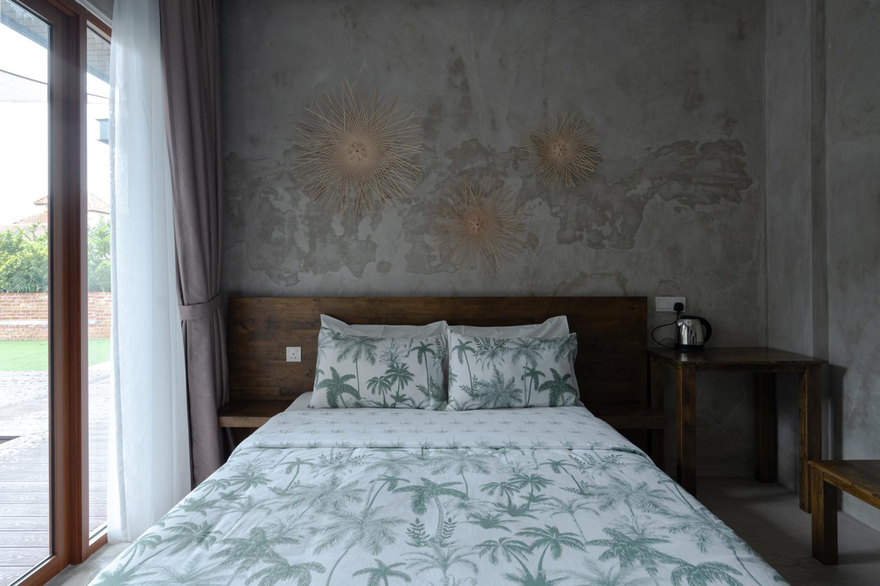 Double Room with Patio - Photo 2