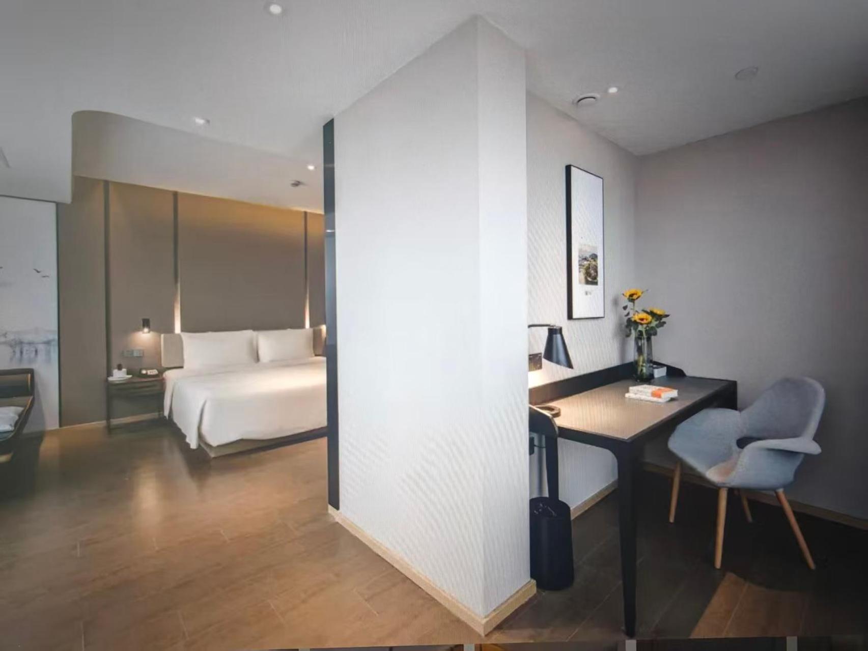 Deluxe Suite photo 3