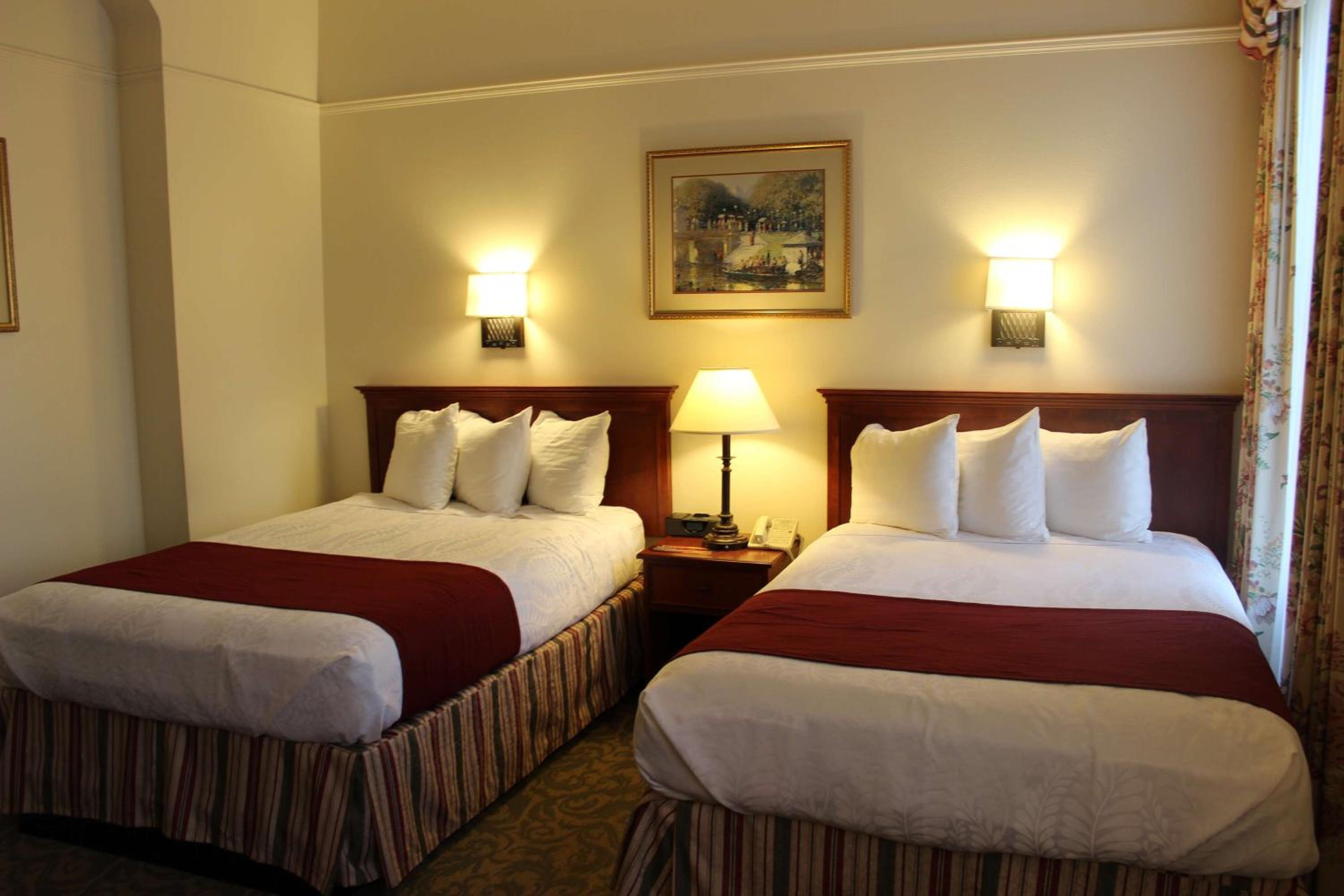 Deluxe Room With Two Double Beds - City View - Photo 9