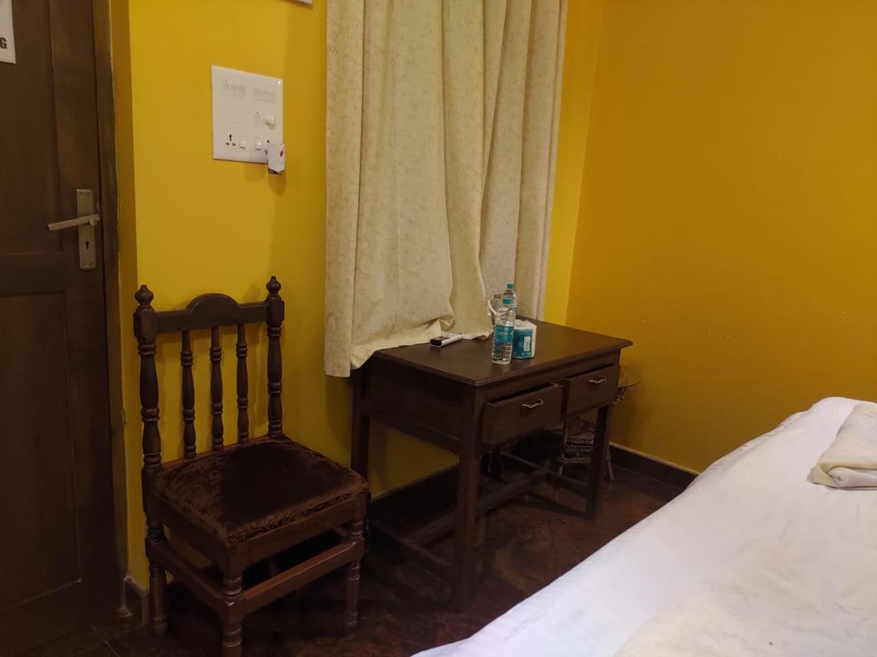 Budget Double Room photo 3