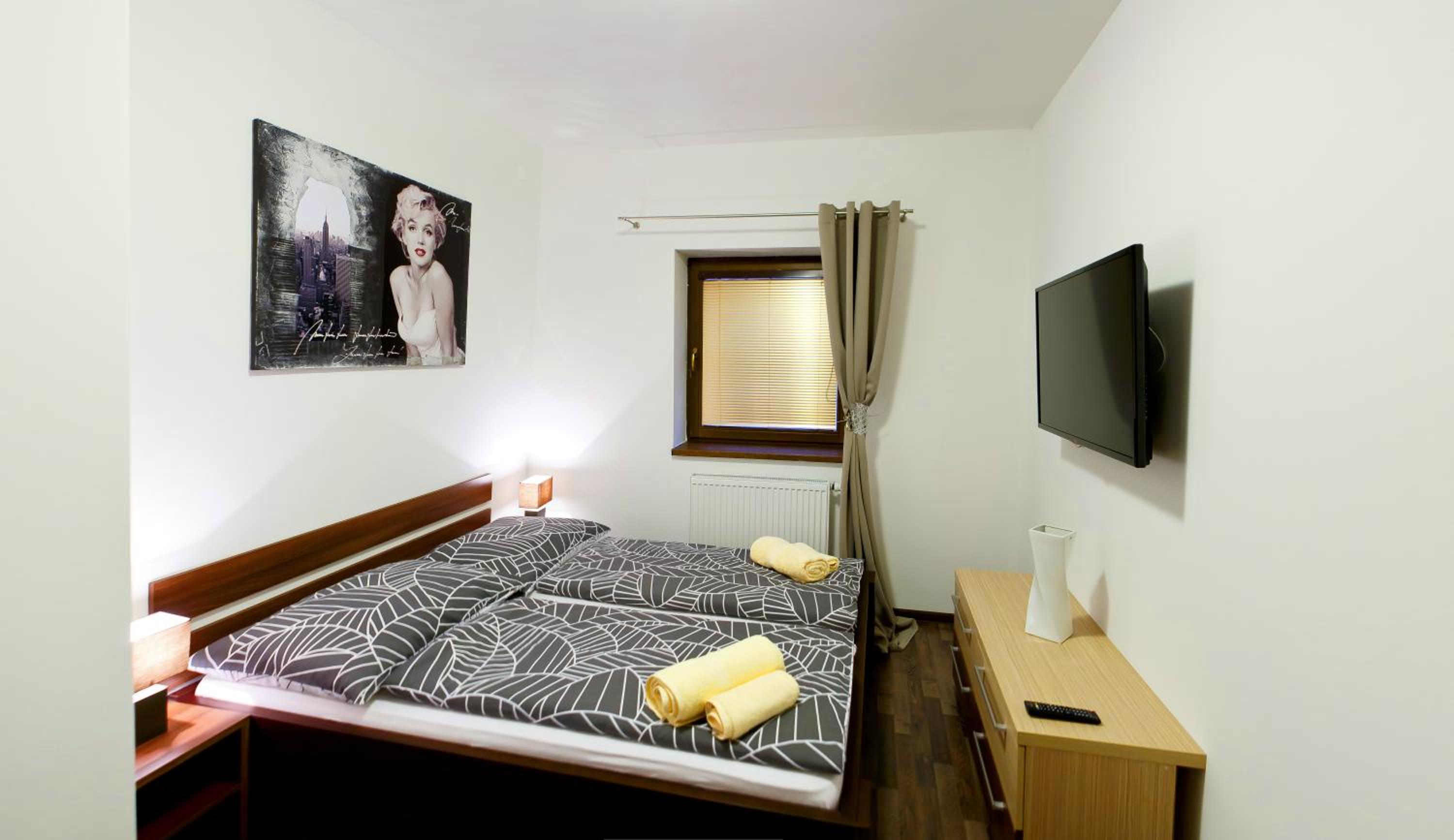 Apartment with Mountain View - Photo 32