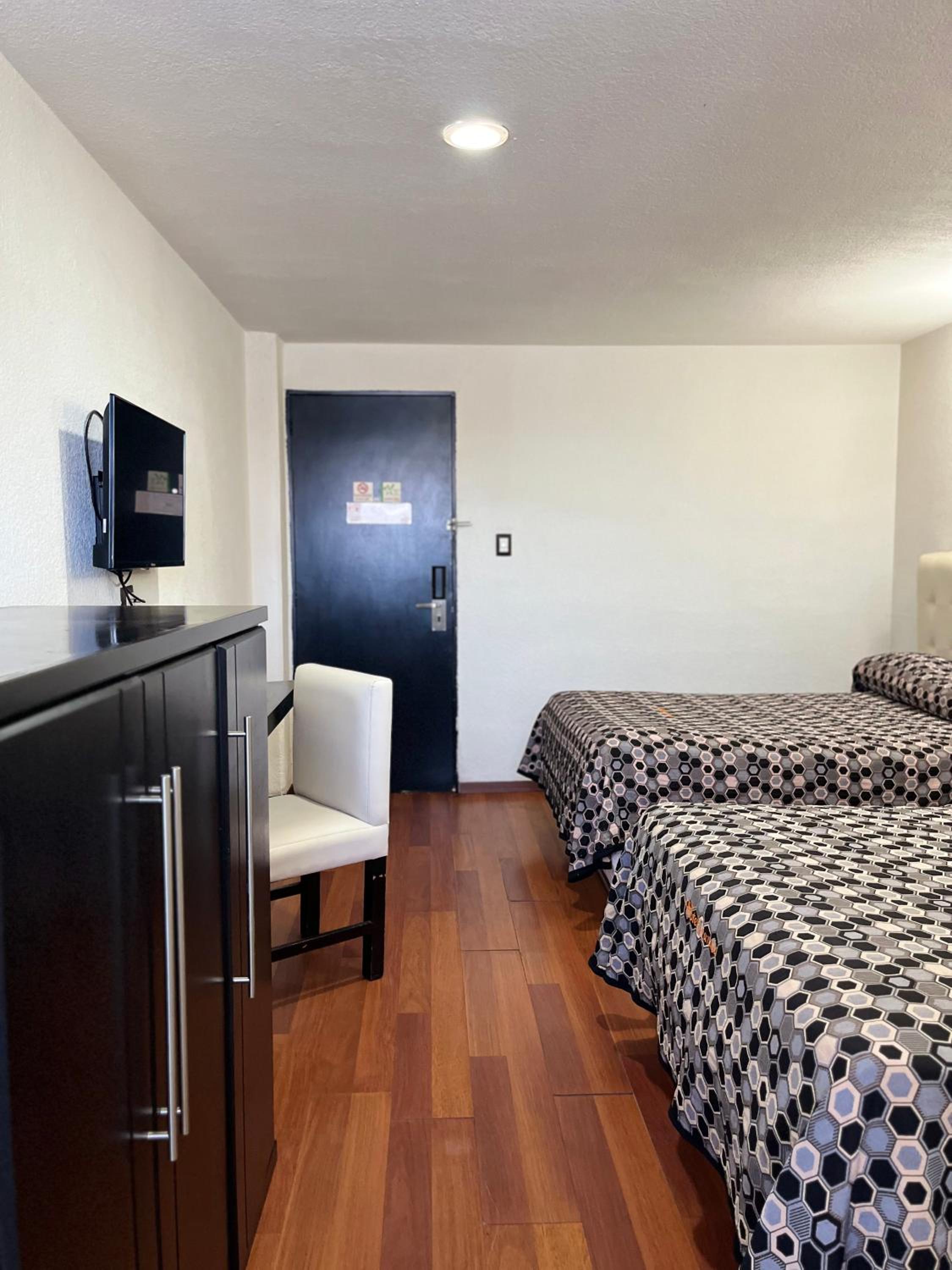 Standard Twin Room photo 3