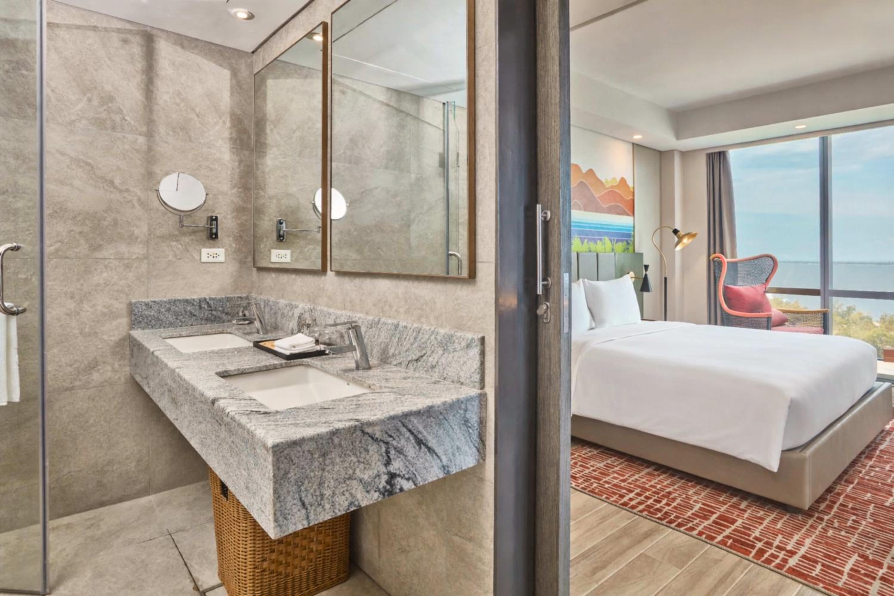 Double Suite with Ocean View - Photo 4