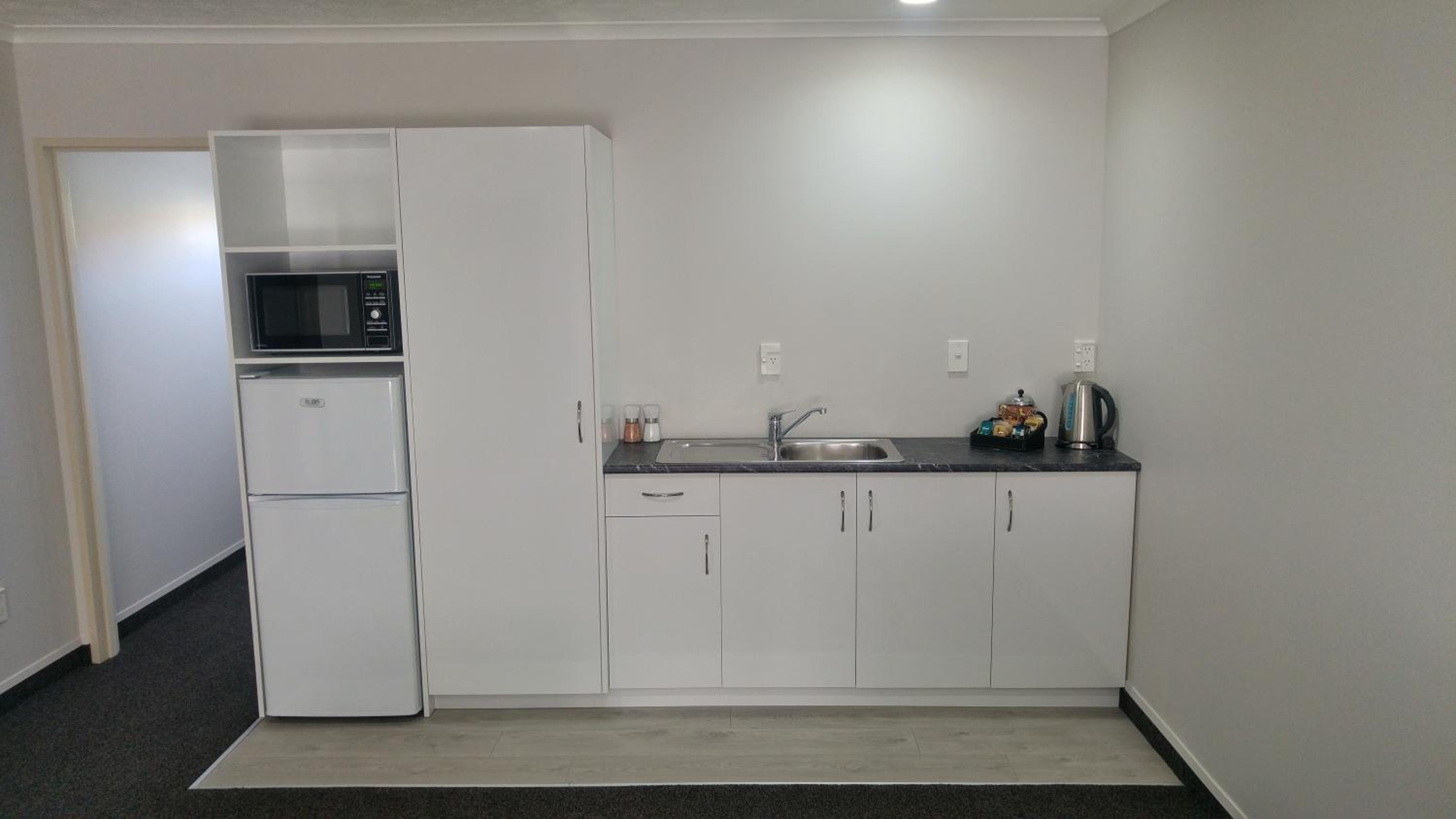 One-Bedroom Apartment photo 2