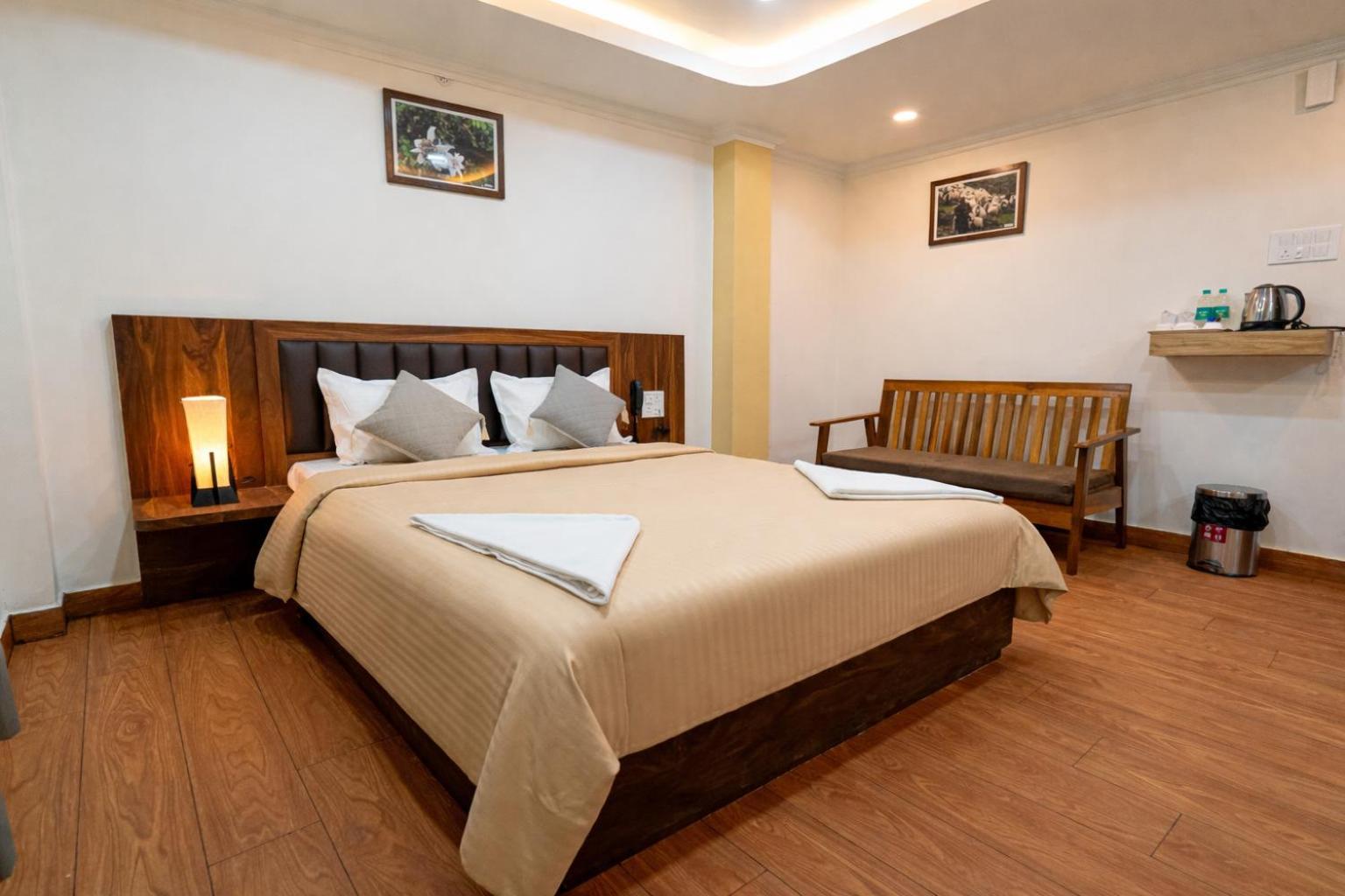 Deluxe Queen Room