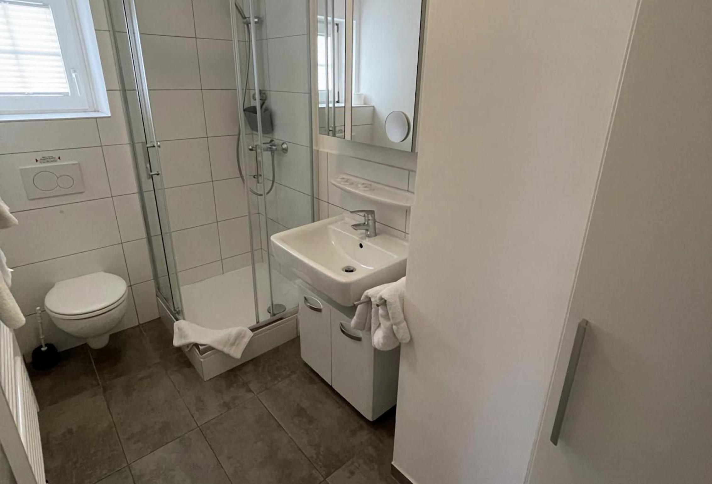 Two-Bedroom Apartment with Balcony photo 3