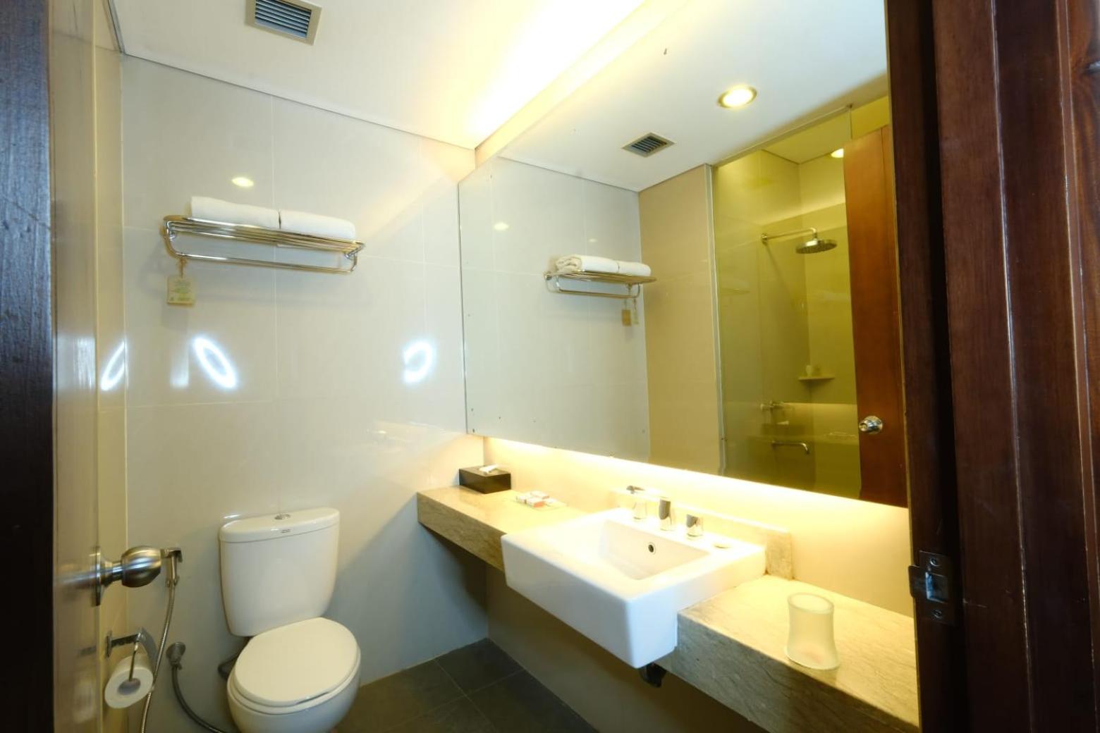 Deluxe King Room photo 2