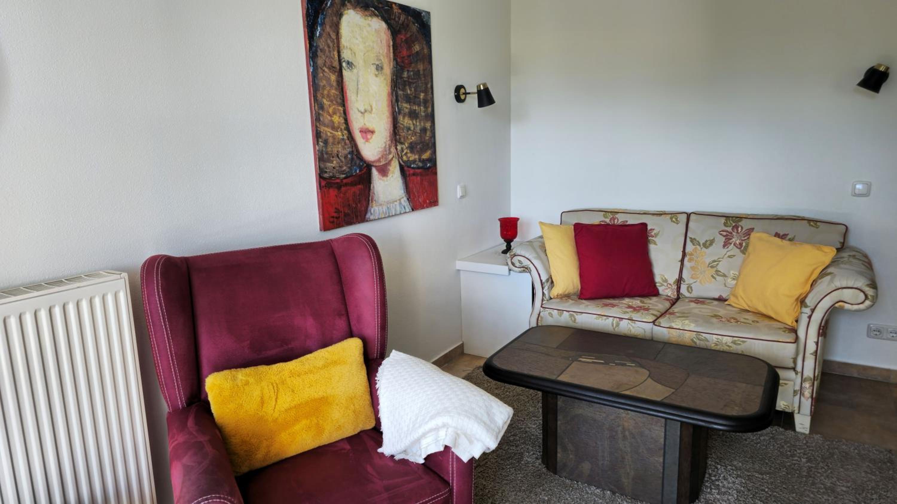 One-Bedroom Apartment photo 1