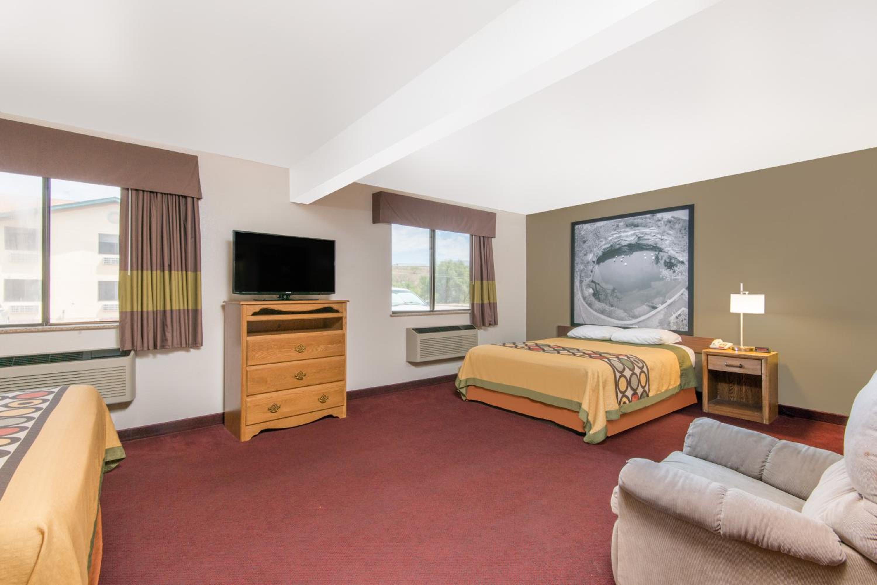 1 King Bed and 1 Queen Bed, Mobility Accessible Room, Non-Smoking - Photo 1