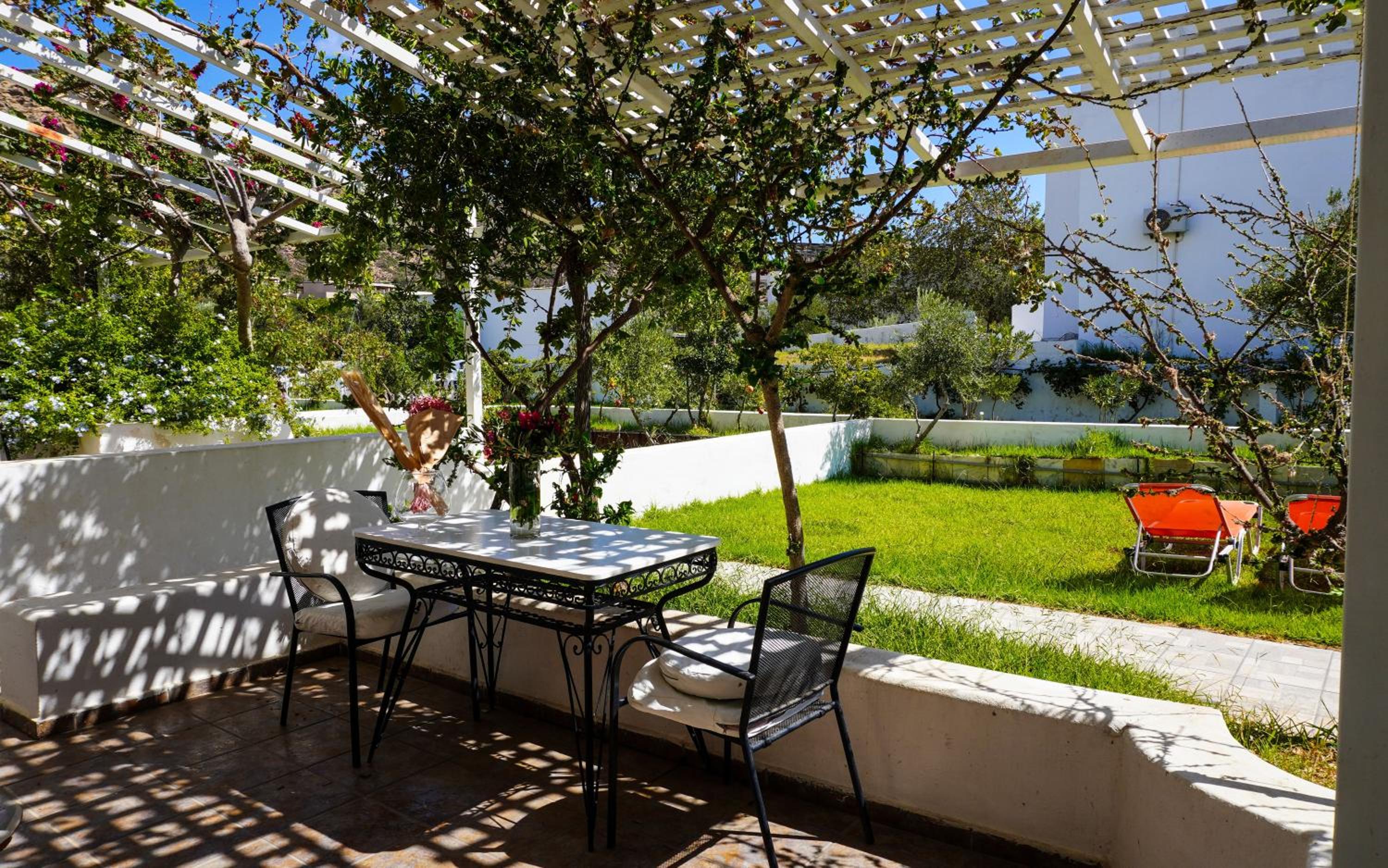 One-Bedroom Apartment with Garden