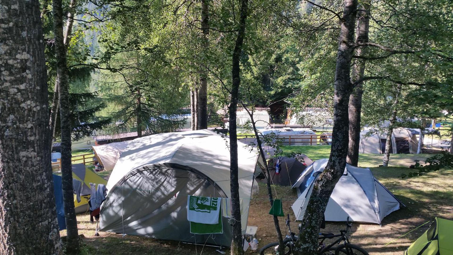 Empty lot only for tent photo 3
