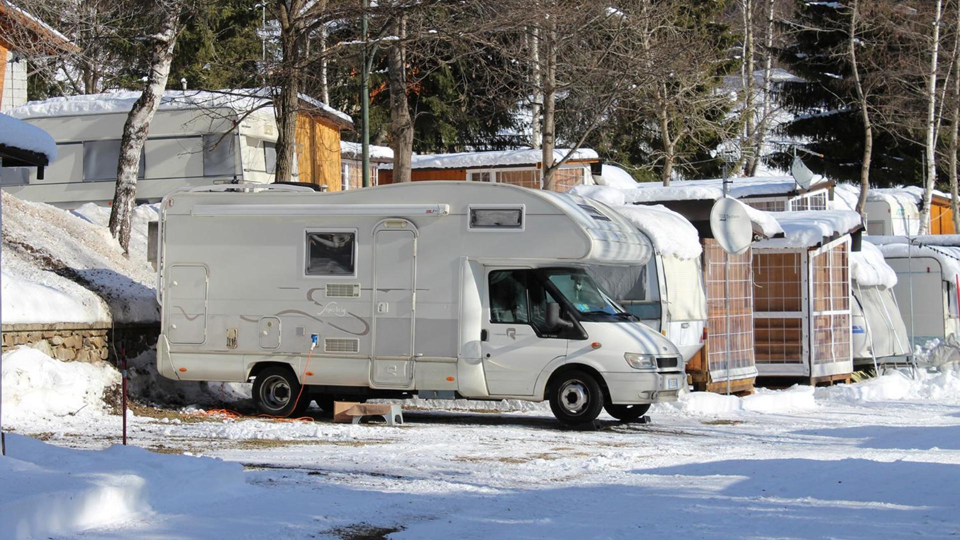 Standard Empty lot only for Minivan, Camper or Caravan) photo 3