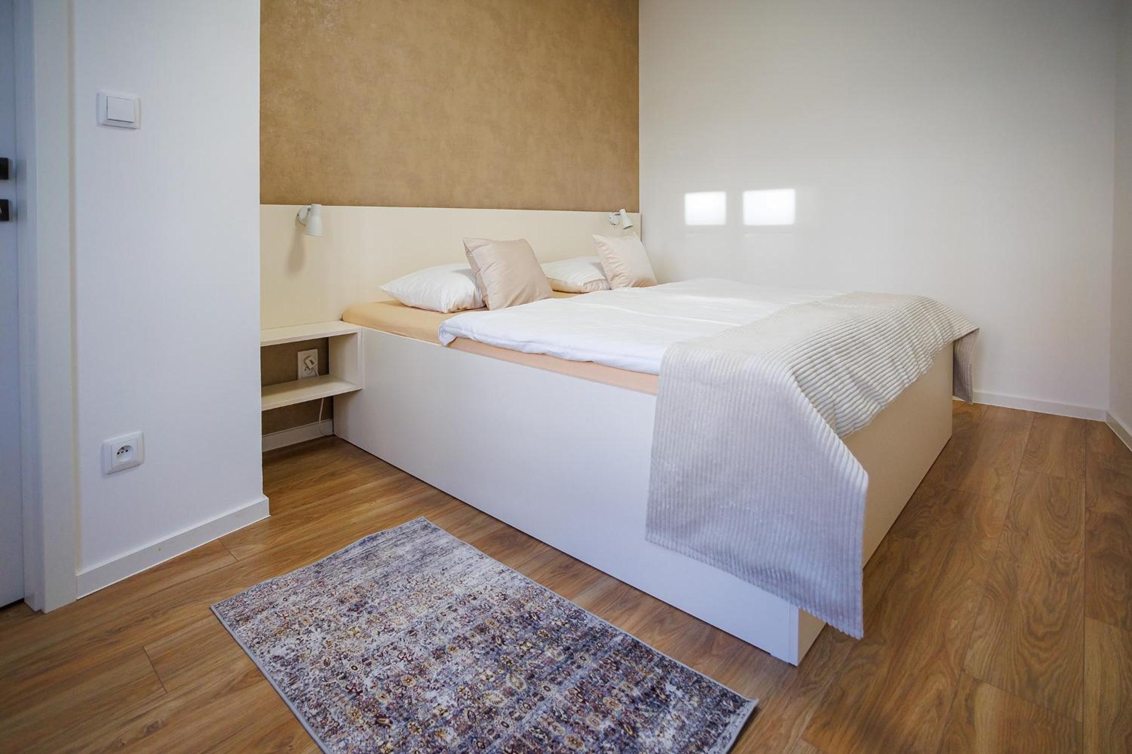 One-Bedroom Apartment - Annex photo 3