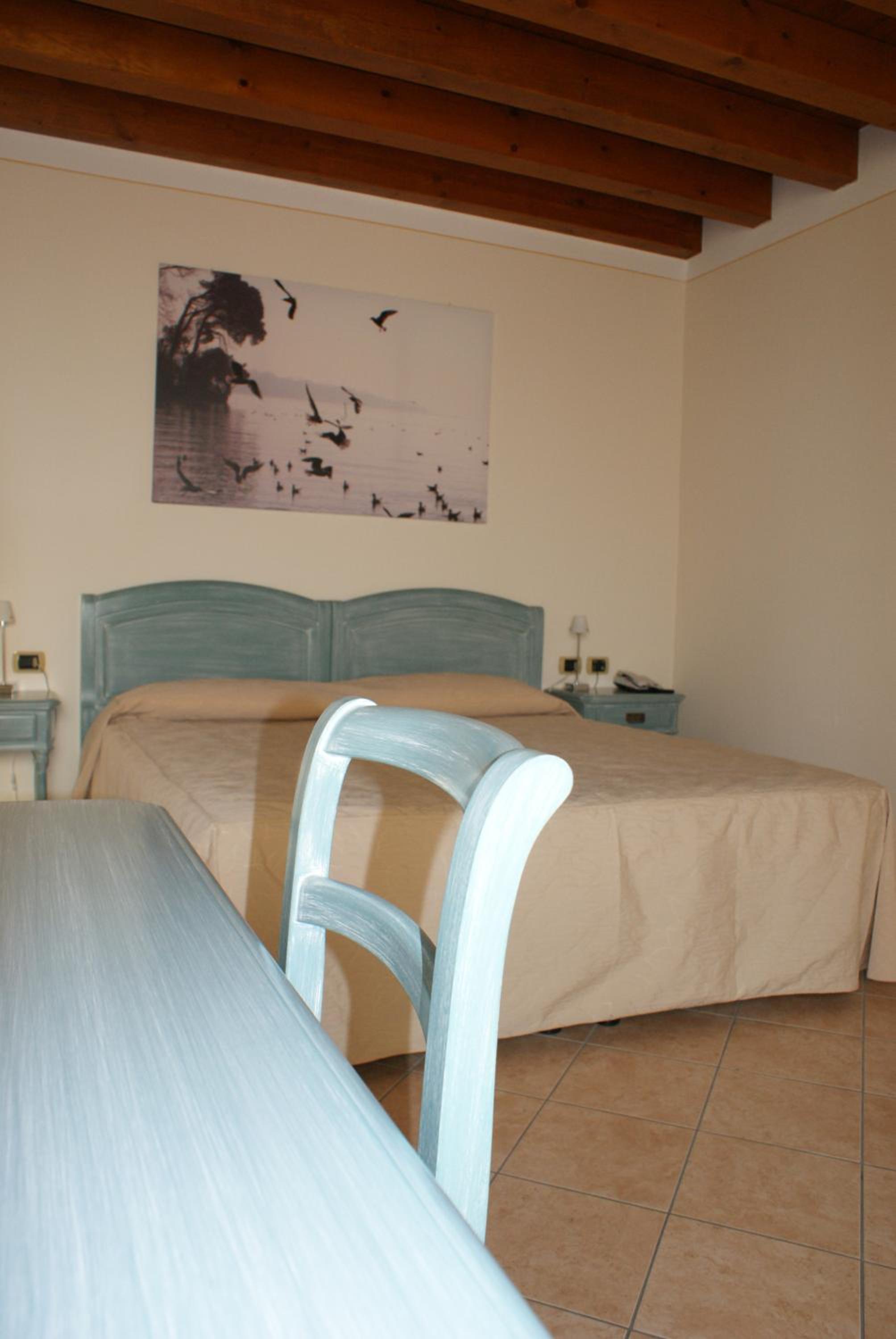 Double or Twin Room - Photo 6