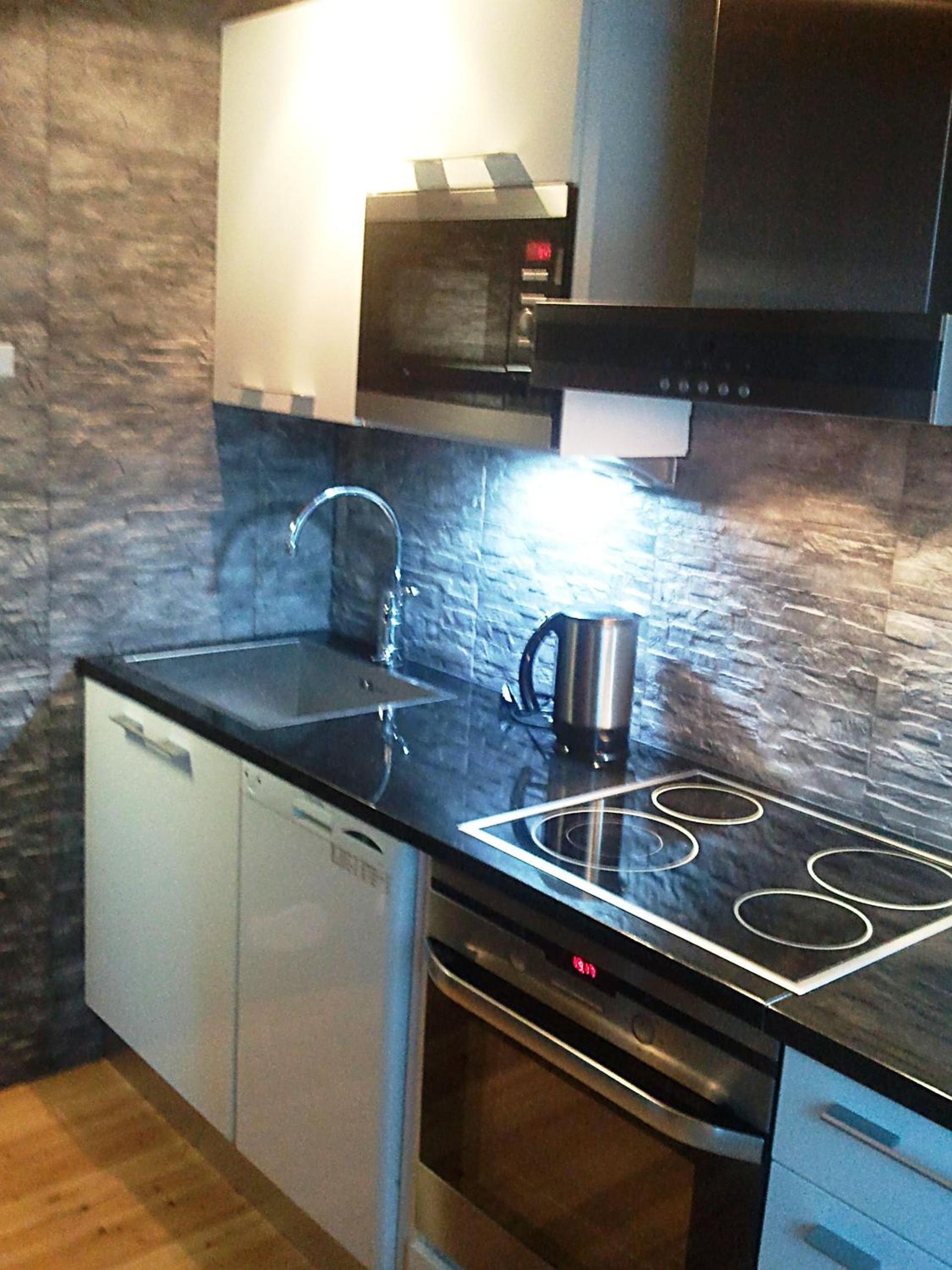 One-Bedroom Apartment with Sauna - Photo 14