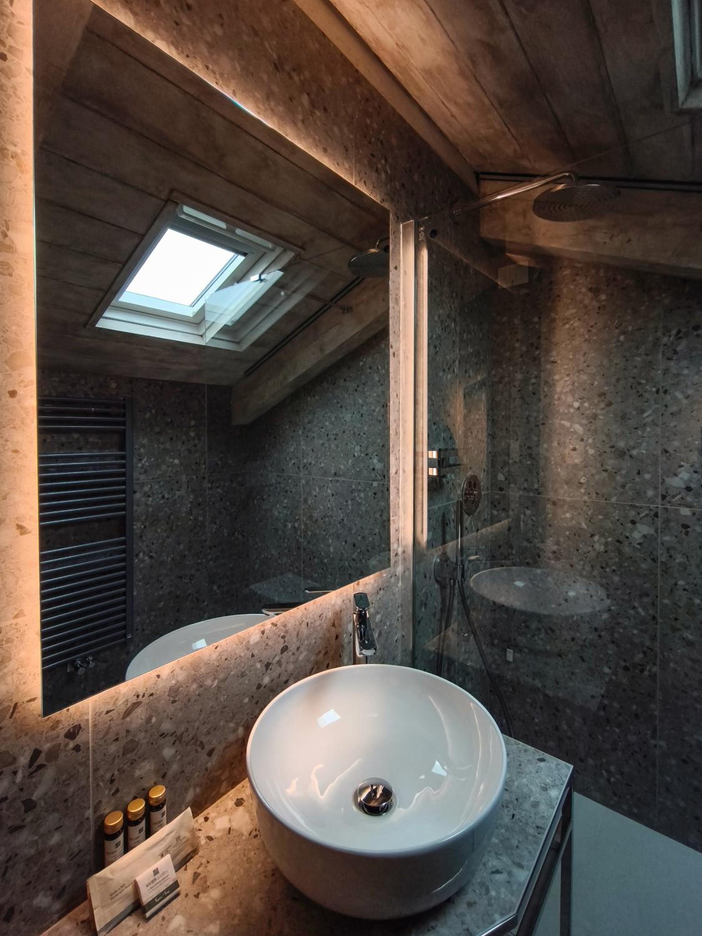 Deluxe Suite -Annex - Access by Stairs only