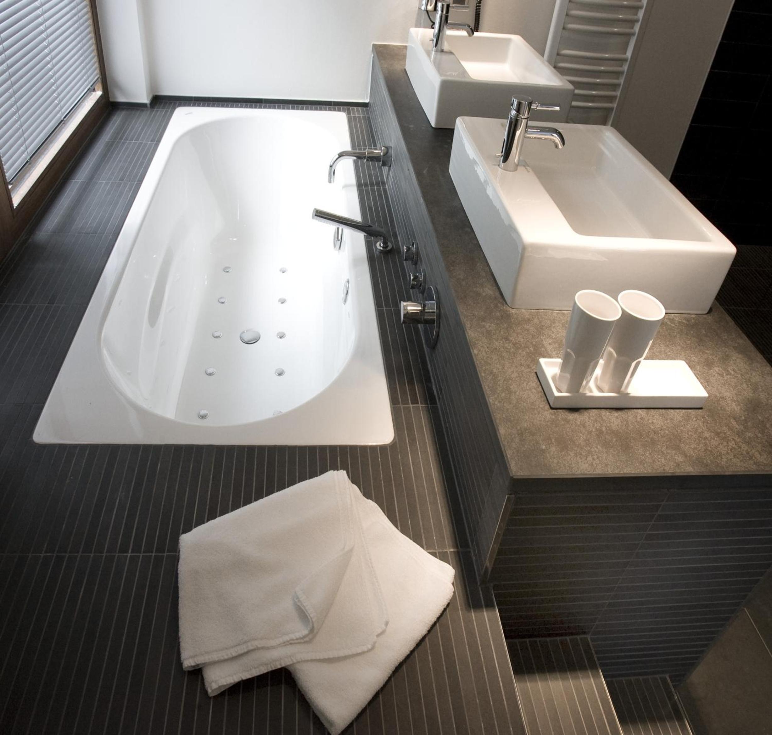 Suite - Photo 8