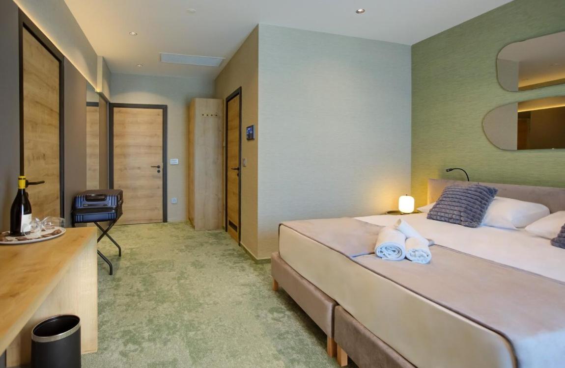 Double or Twin Room with Balcony photo 1