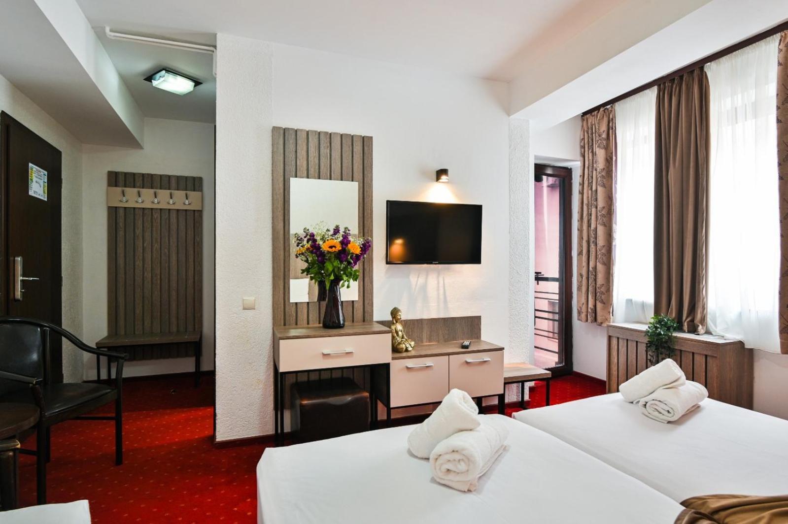 Triple Room with Balcony photo 3