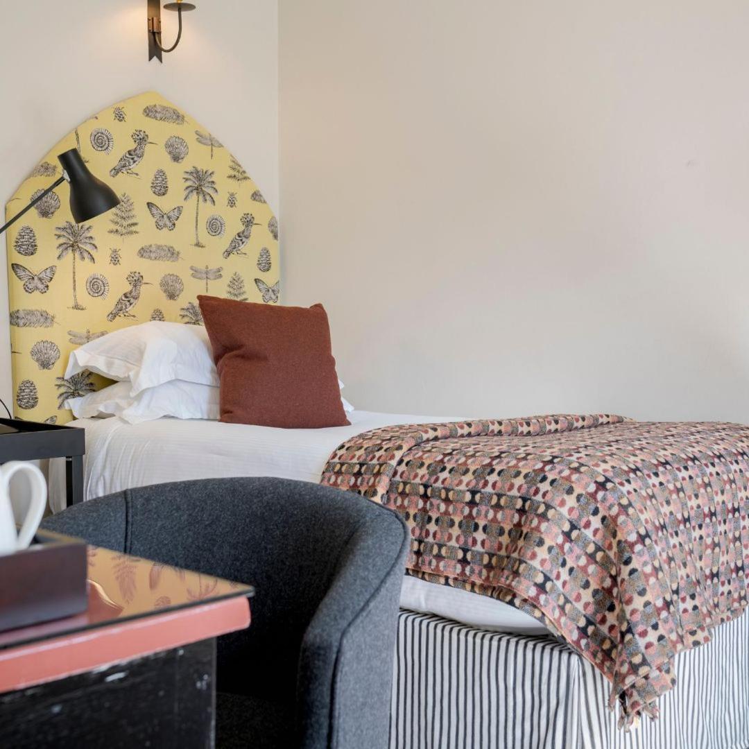Classic single room