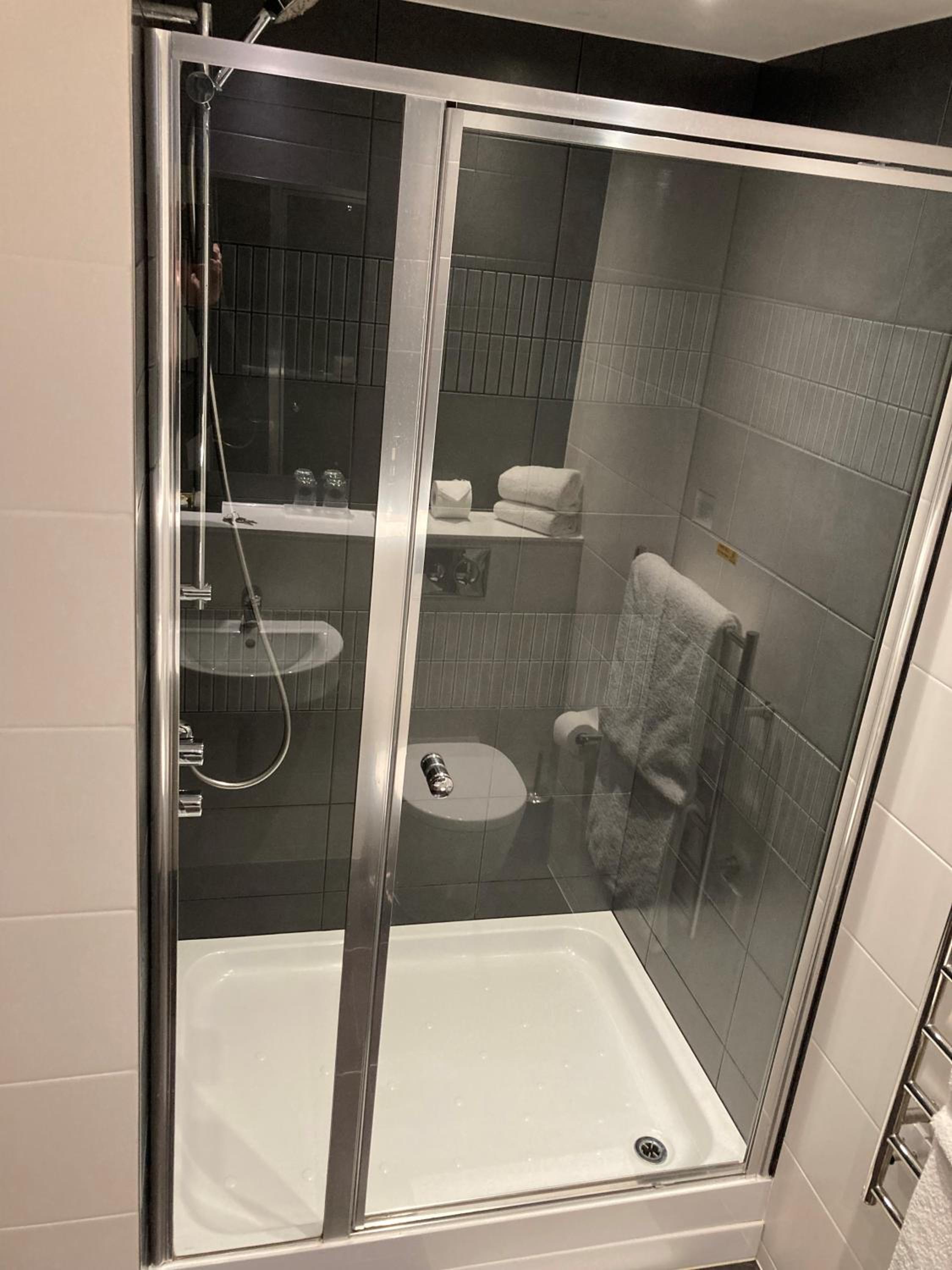 Deluxe Double Room with Shower