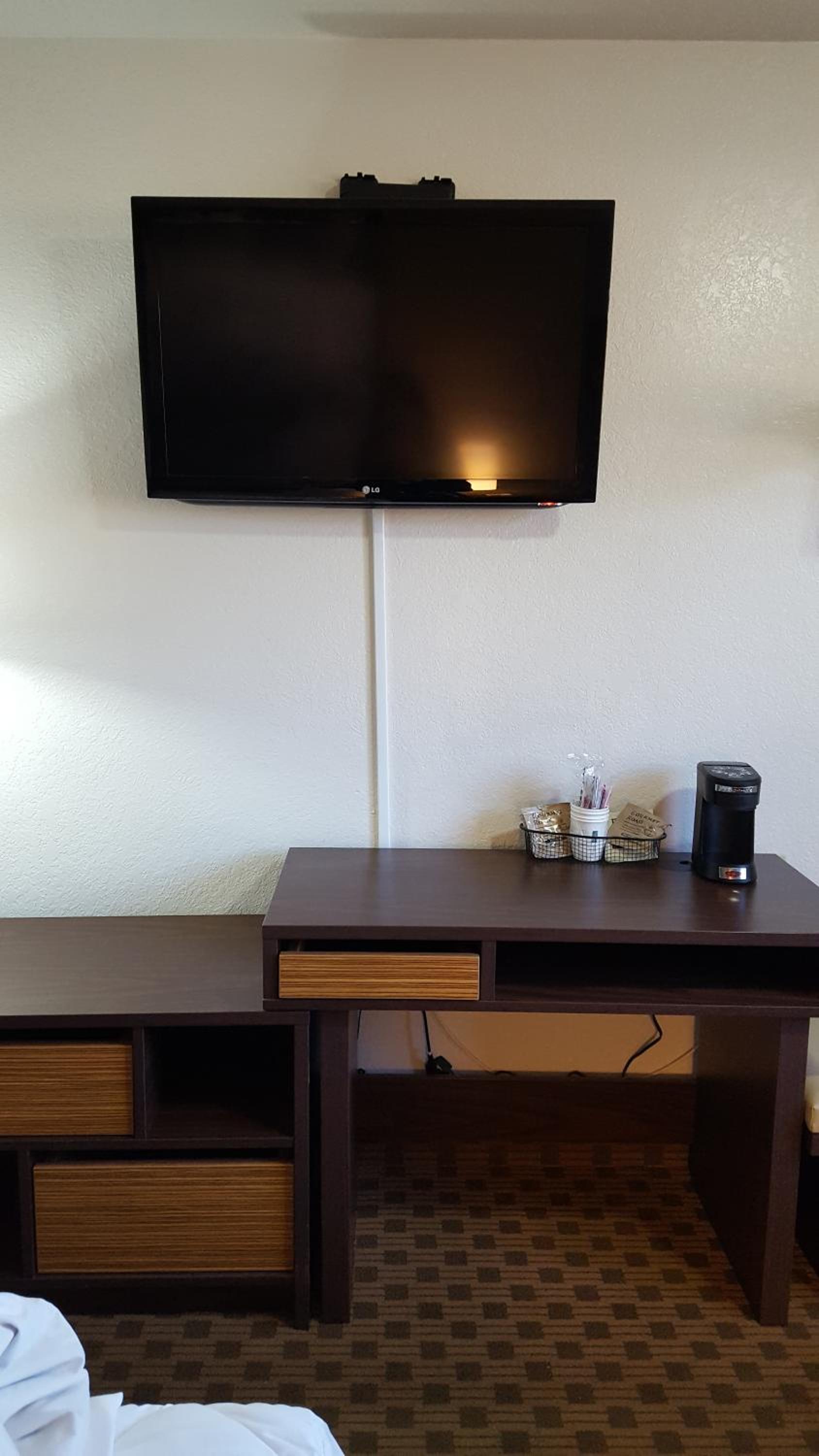 Queen Room - Mobility Access/Non-Smoking - Photo 3