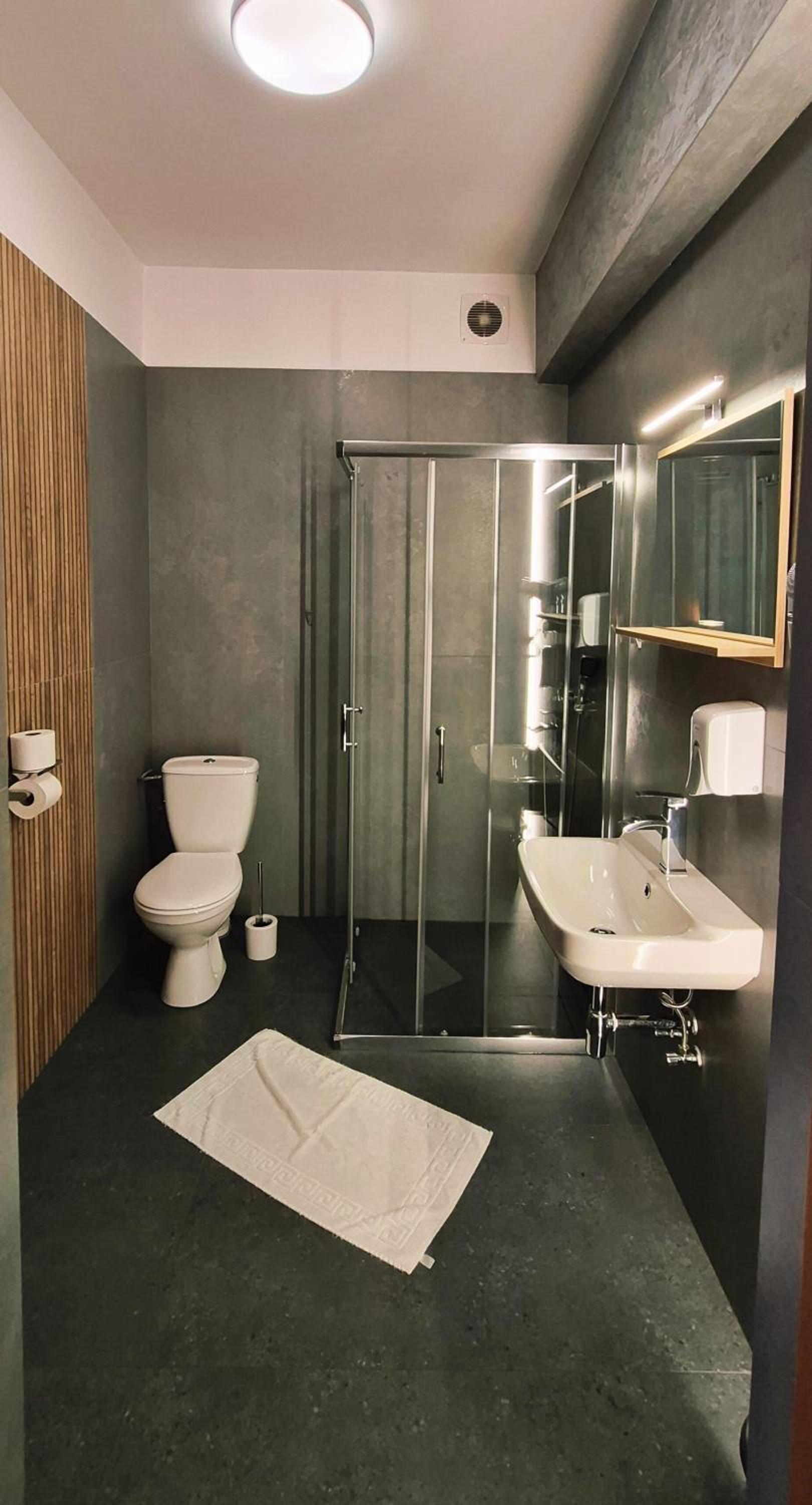 Comfort Triple Room with Shower
