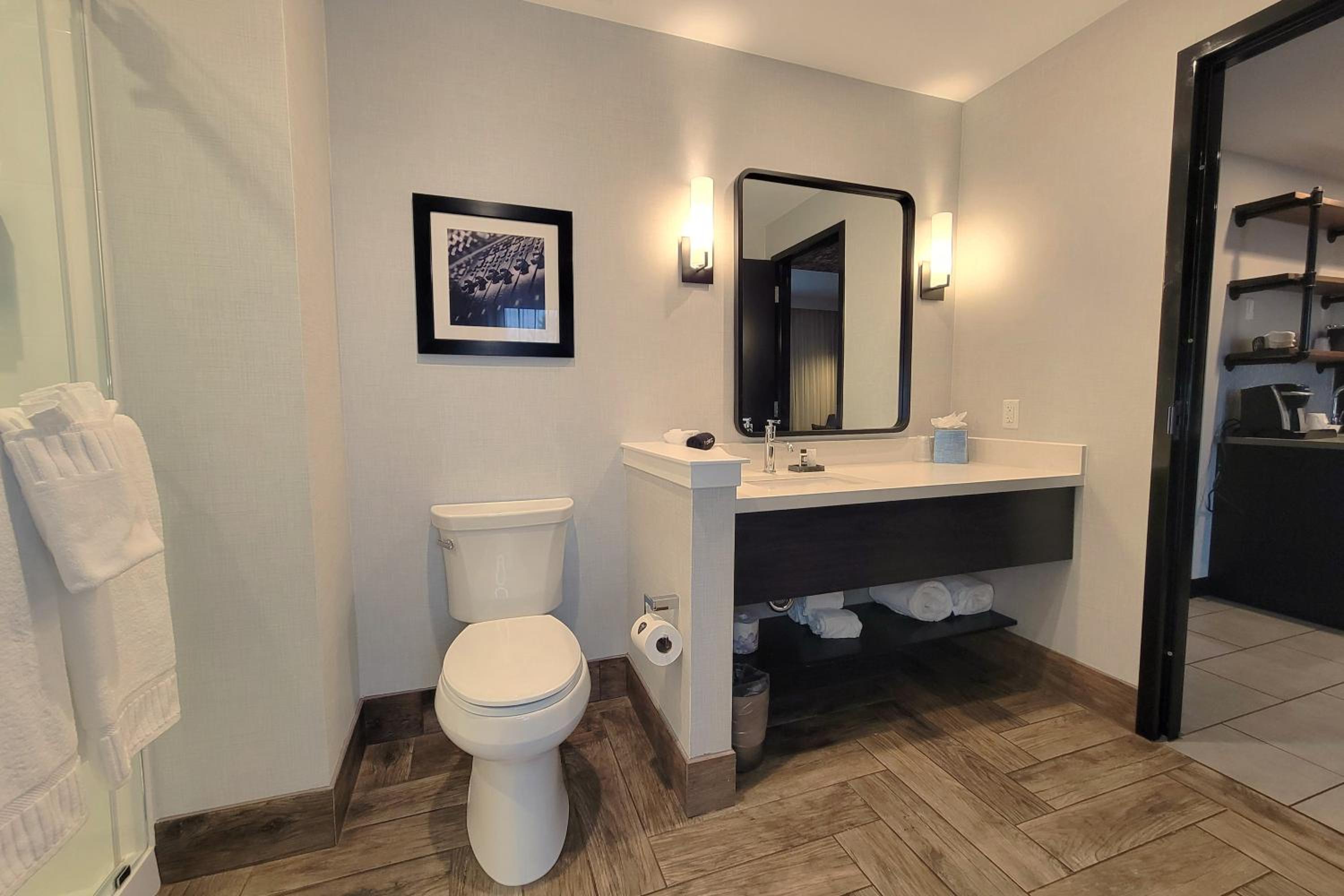 Gold King Suite photo 2