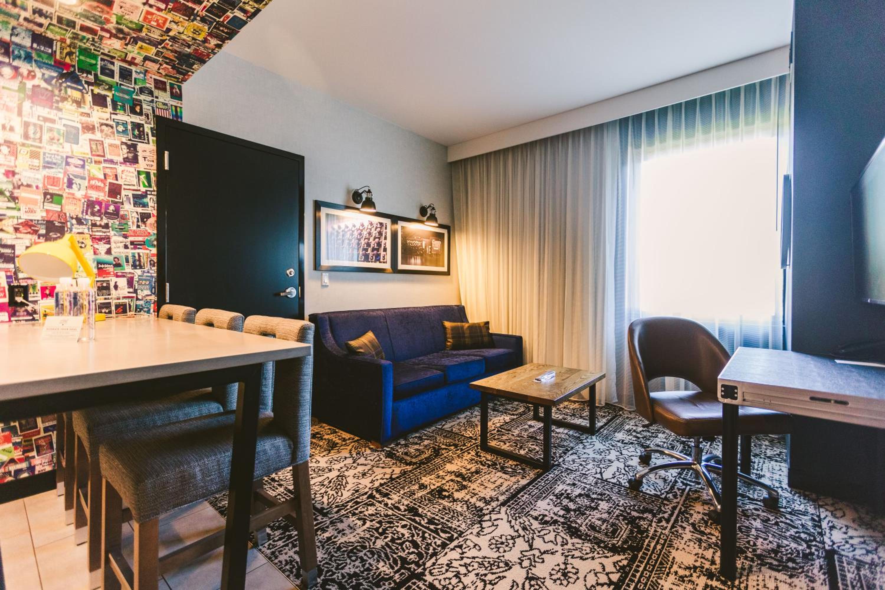 Gold King Suite photo 3