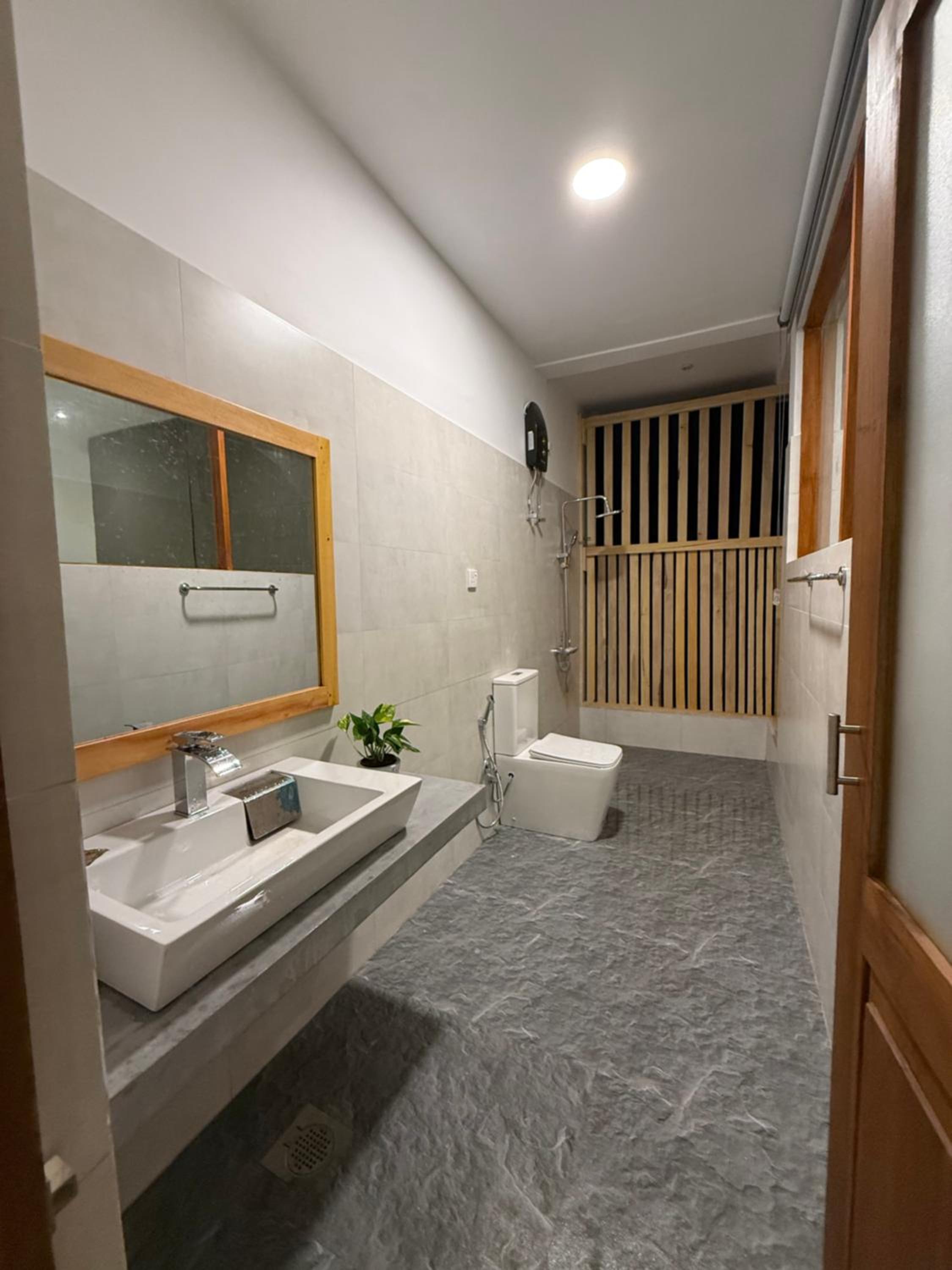 Deluxe Double Room with Balcony photo 3