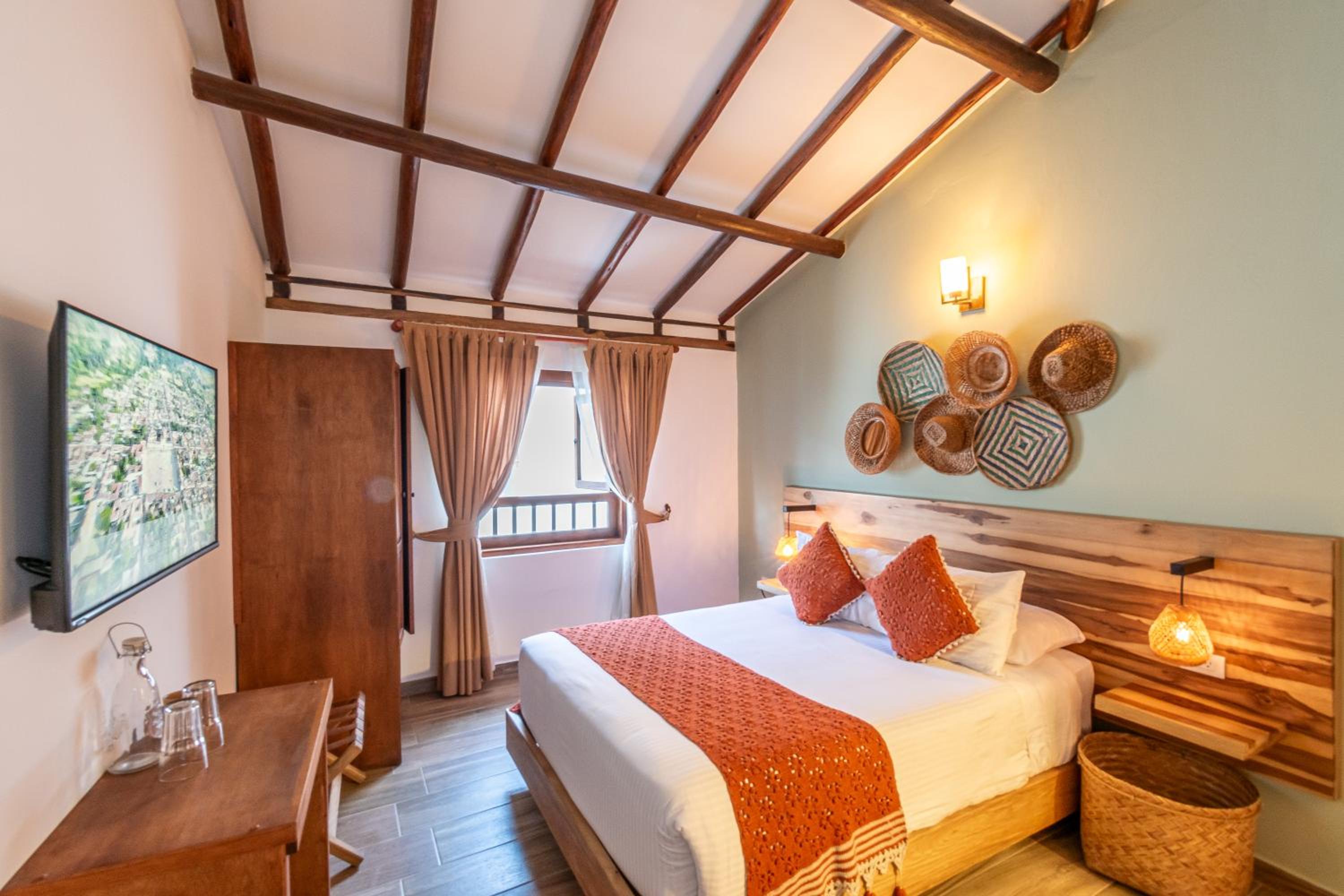 Standard Queen Room