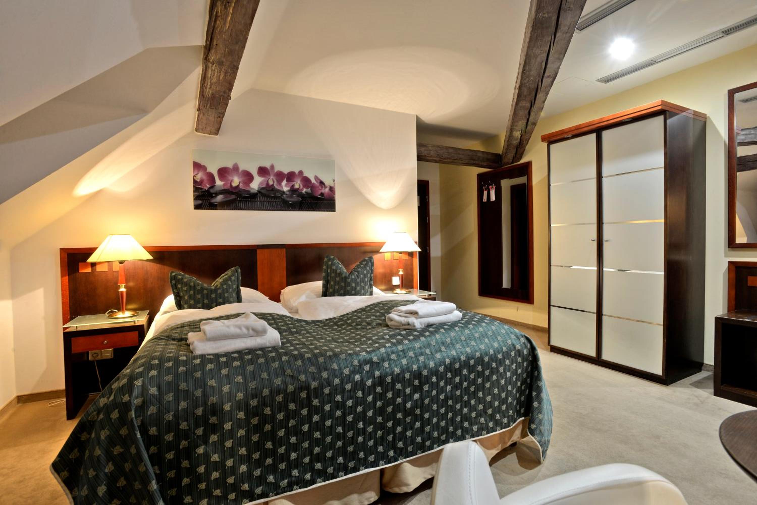 Deluxe Double Room - Photo 8