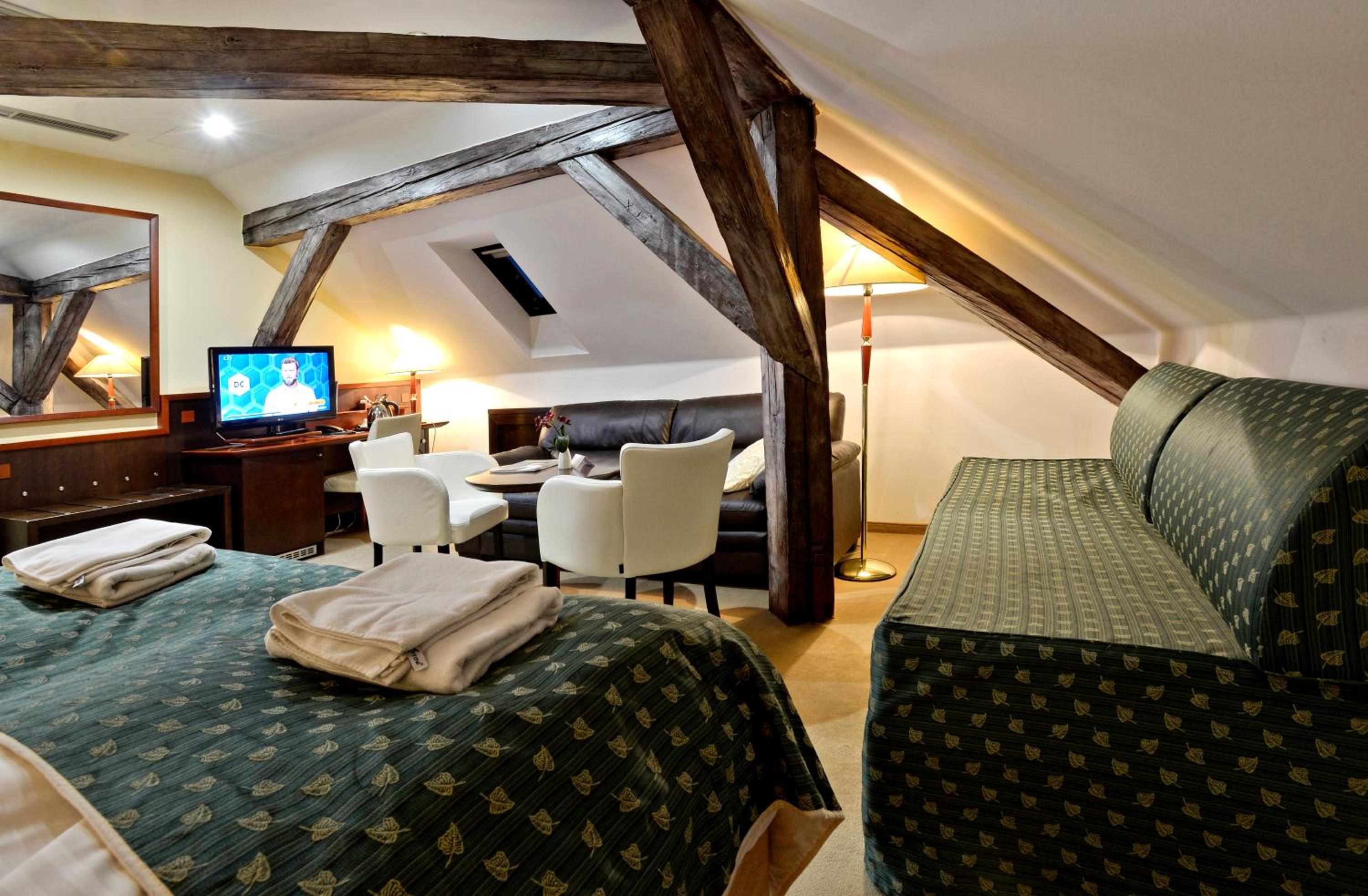 Deluxe Double Room - Photo 18