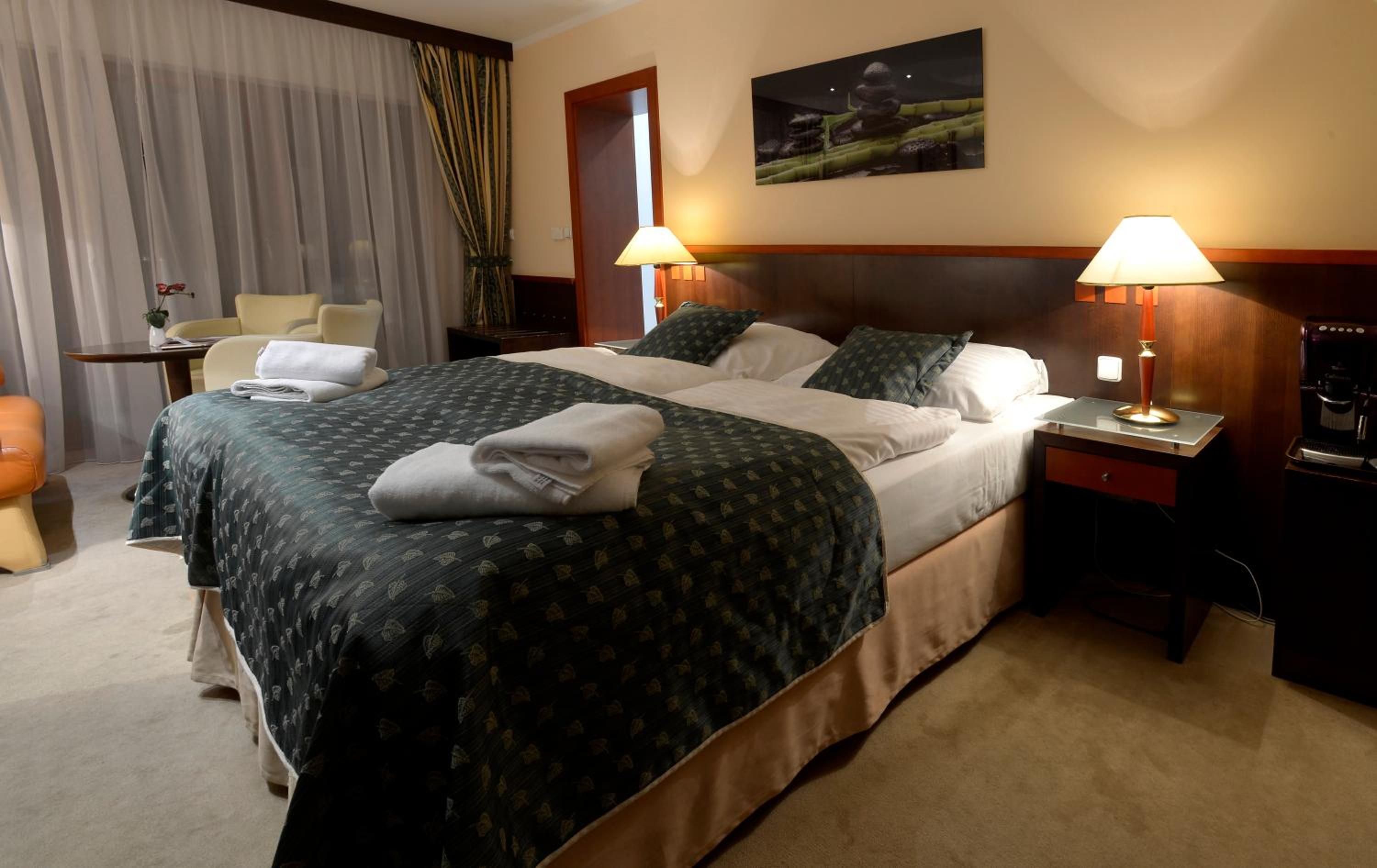 Deluxe Double Room - Photo 22