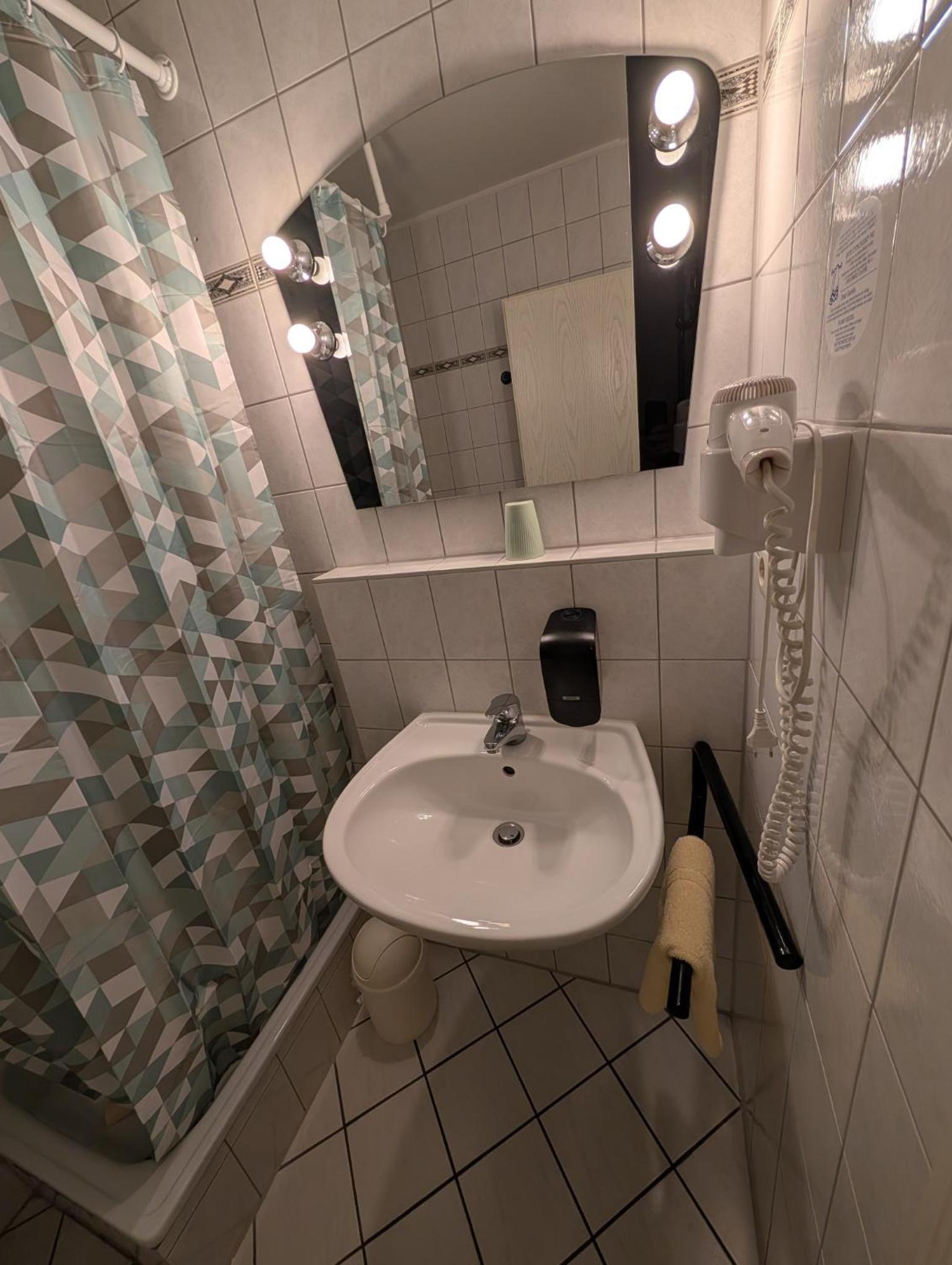Budget Single Room photo 3