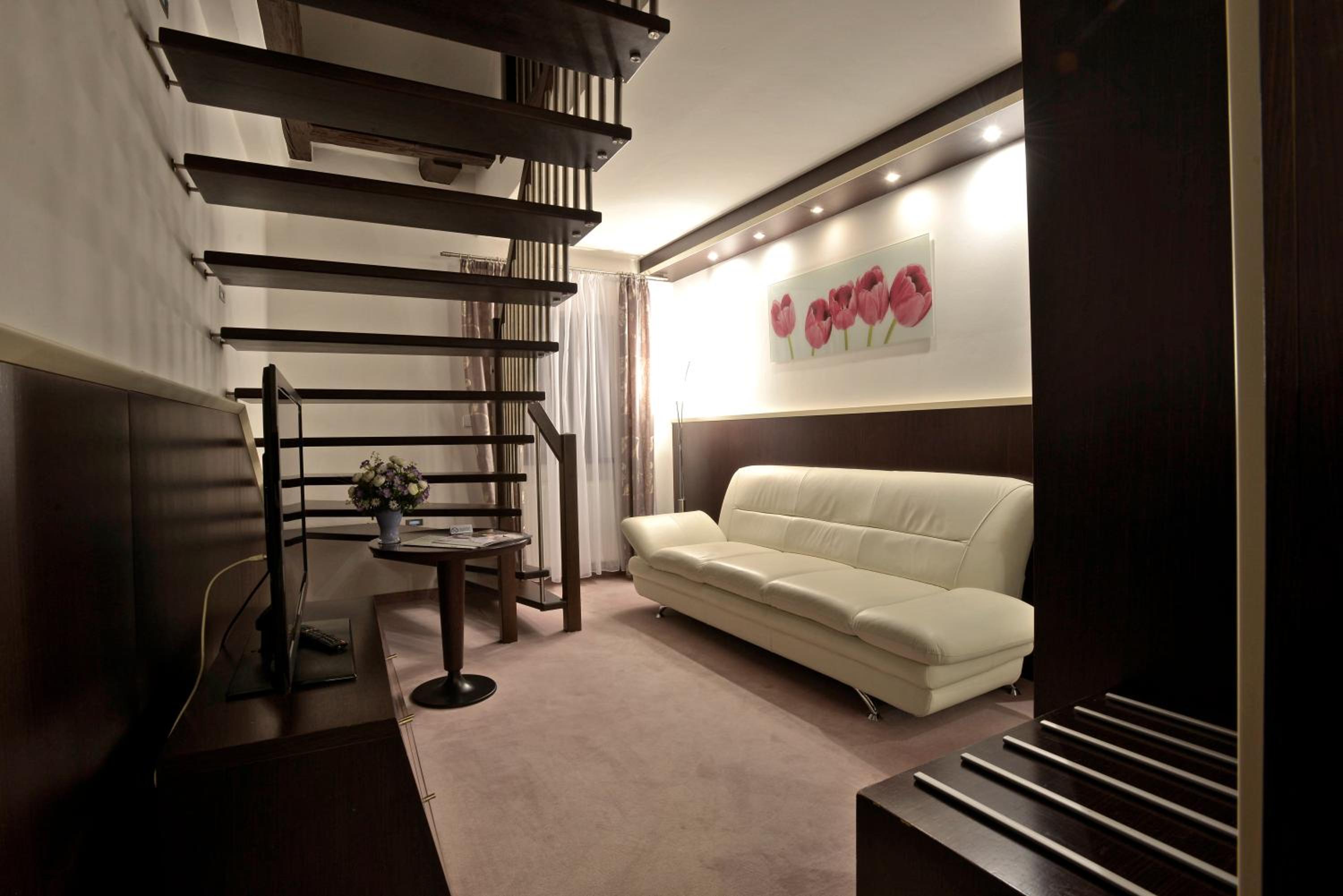 Duplex Suite with Castle View photo 3