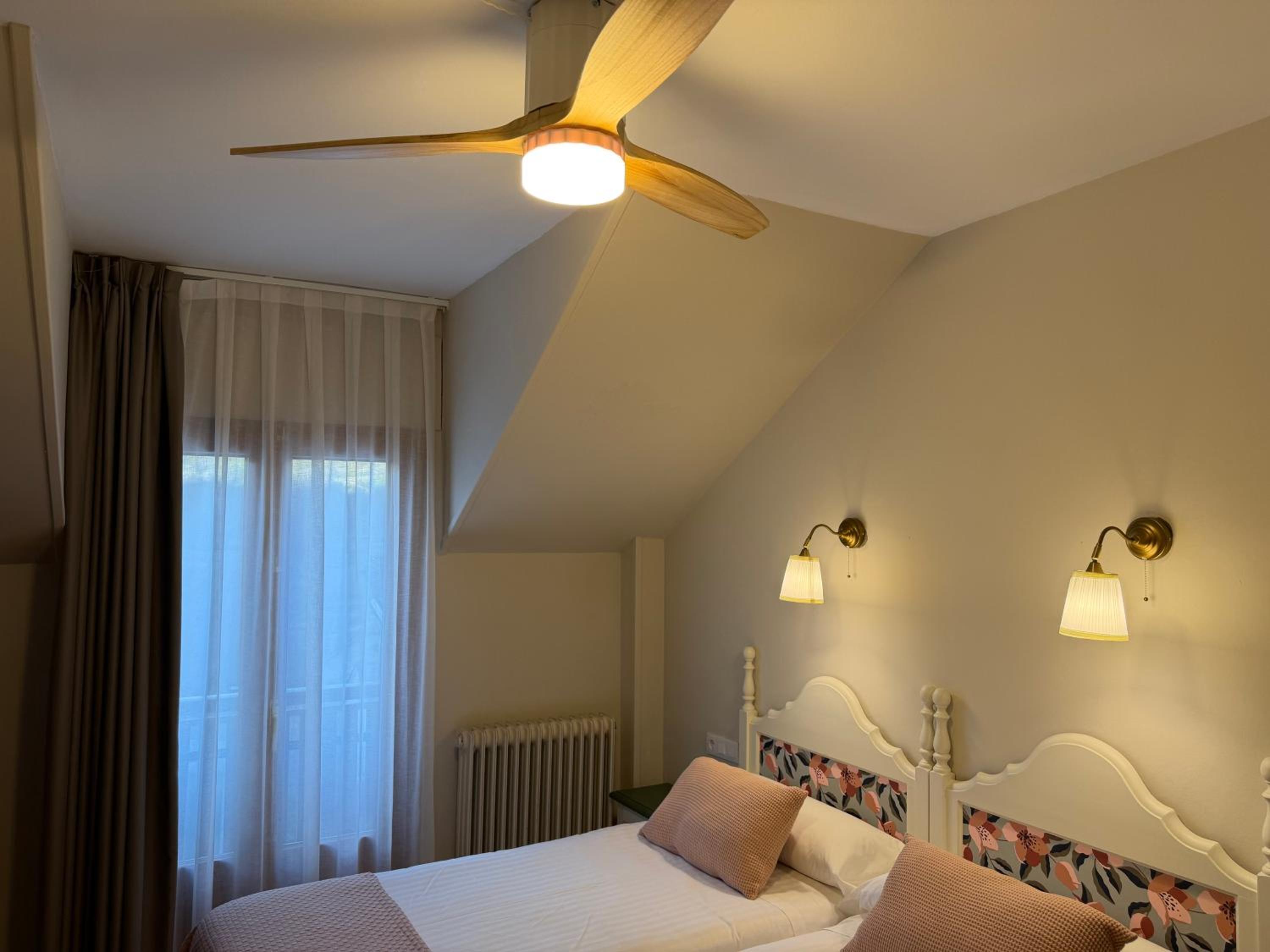 Twin Room with Mountain View