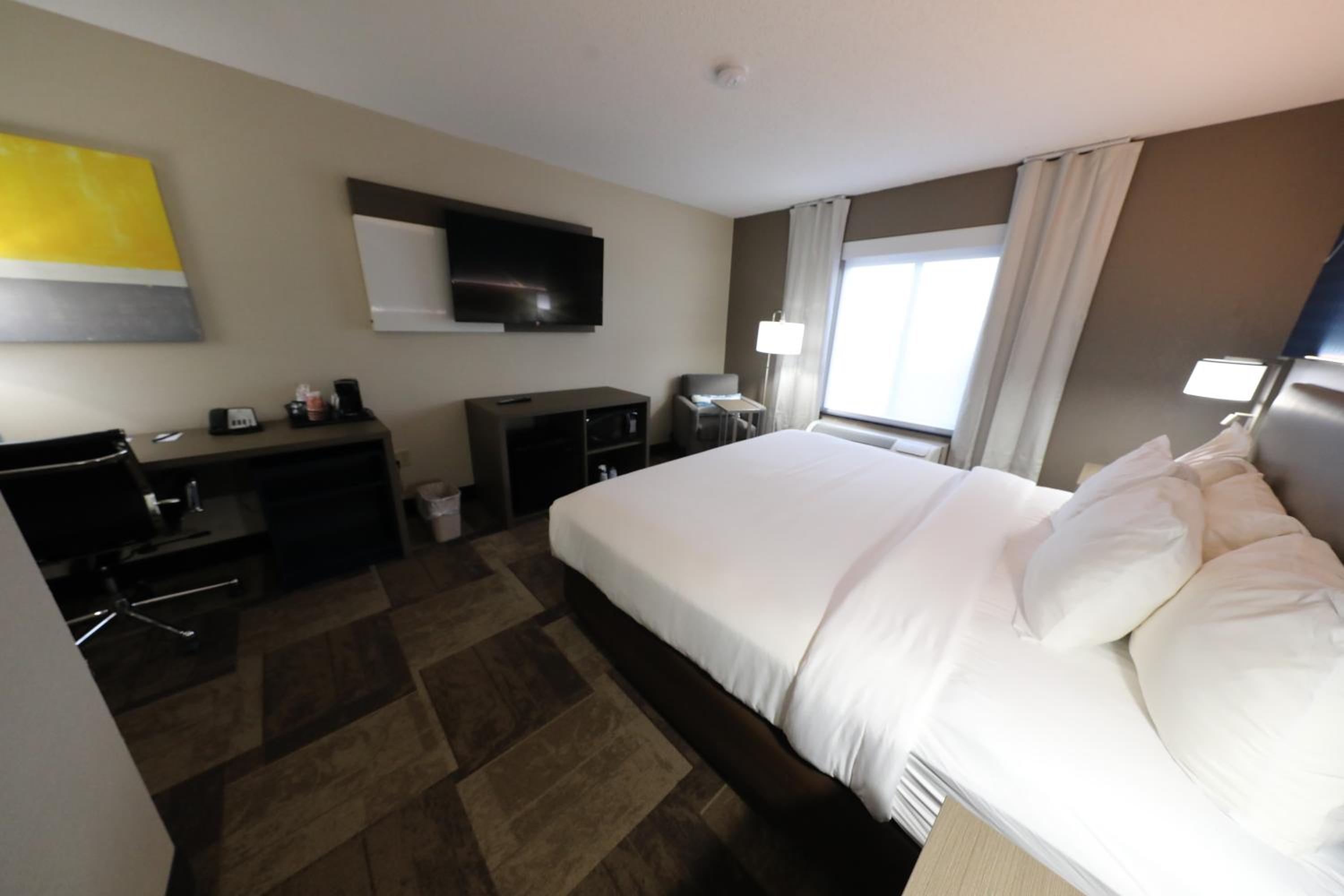 King Room - Accessible/Non-Smoking - Photo 3