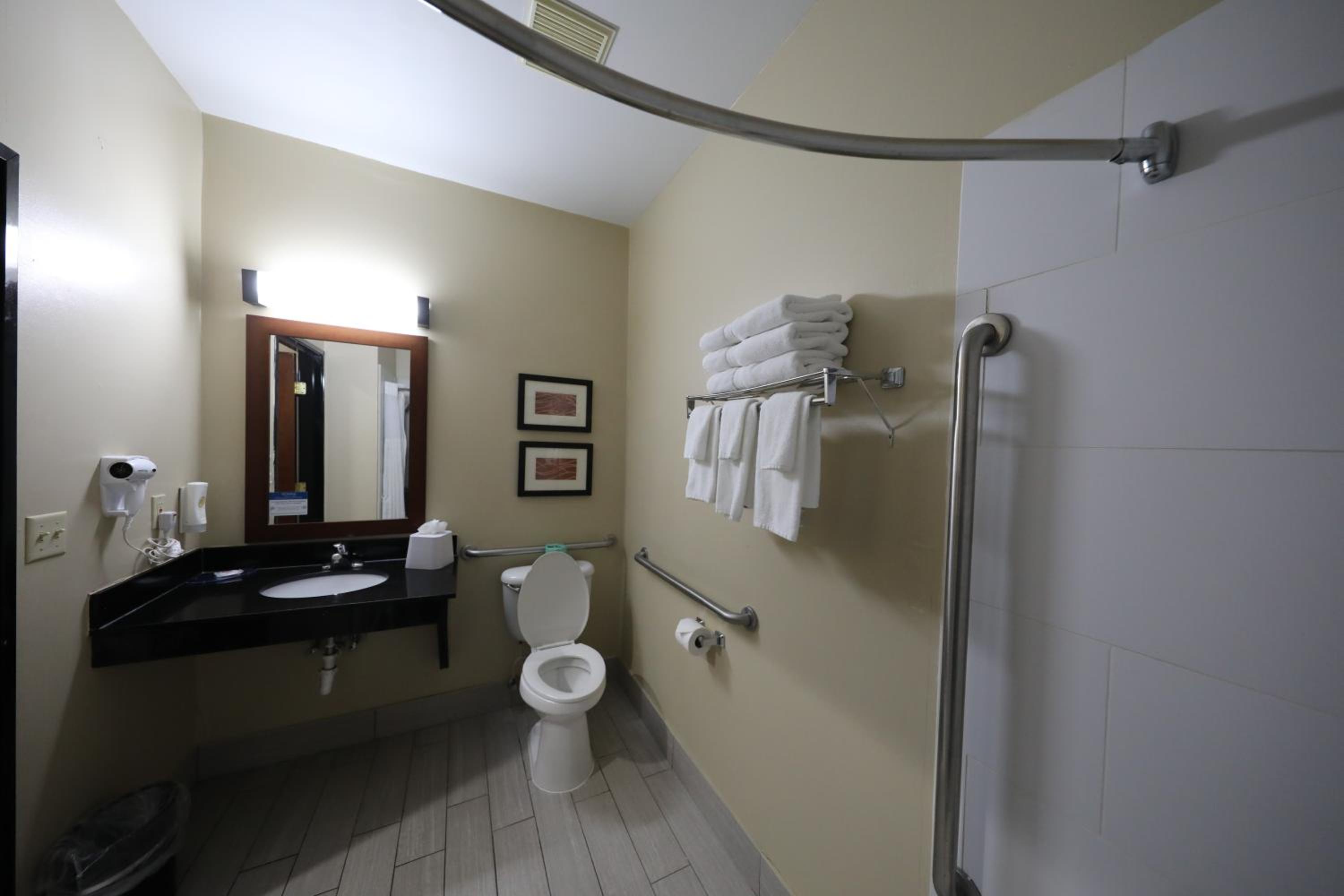 King Room - Accessible/Non-Smoking - Photo 2