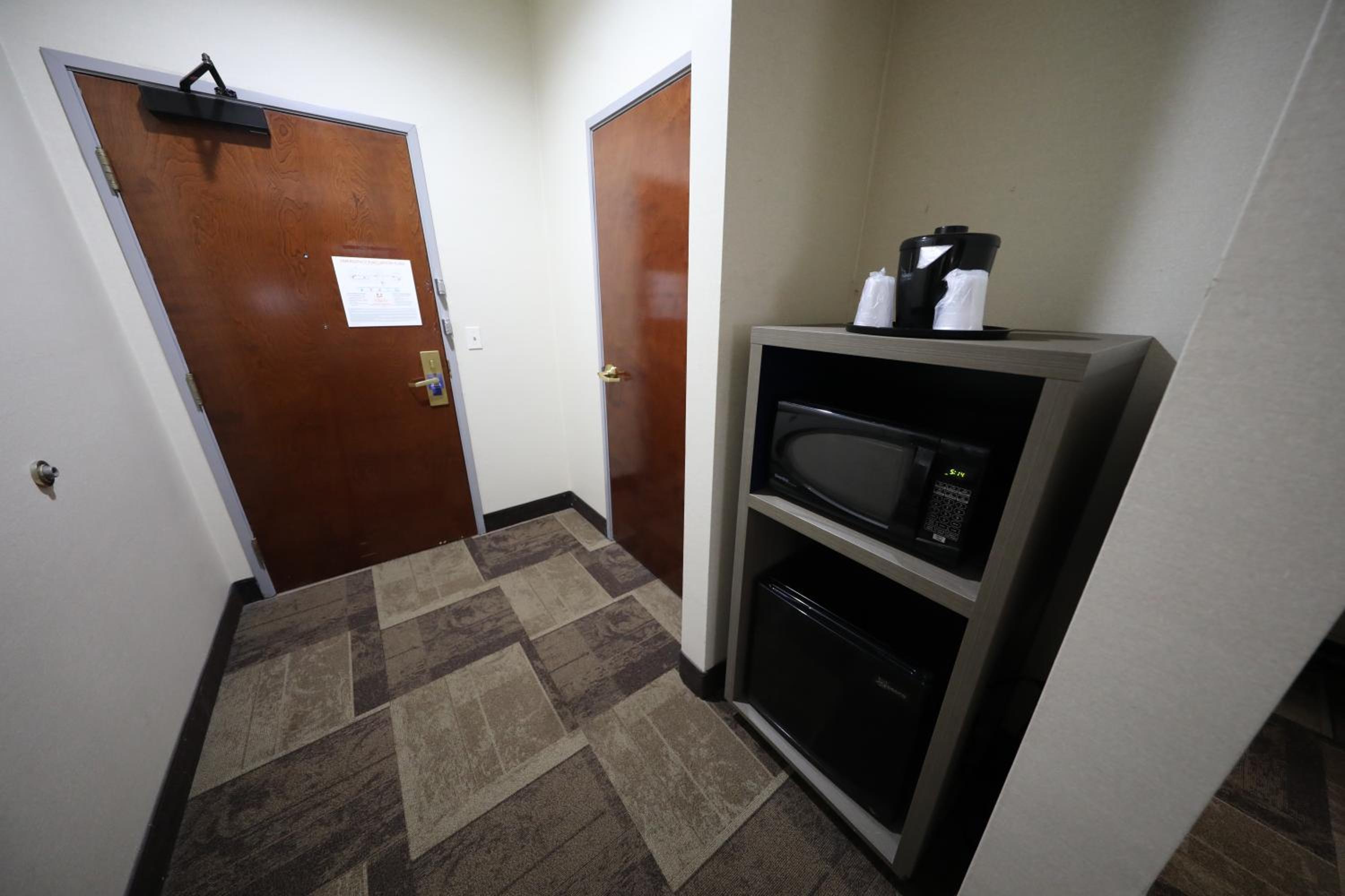 King Room - Accessible/Non-Smoking - Photo 14