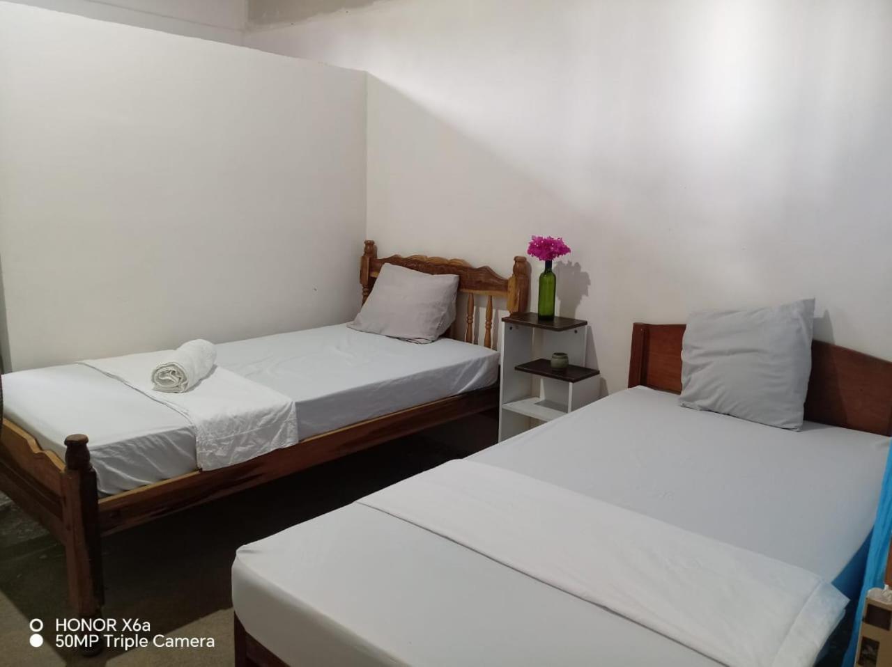 Single Room with Private Bathroom photo 1