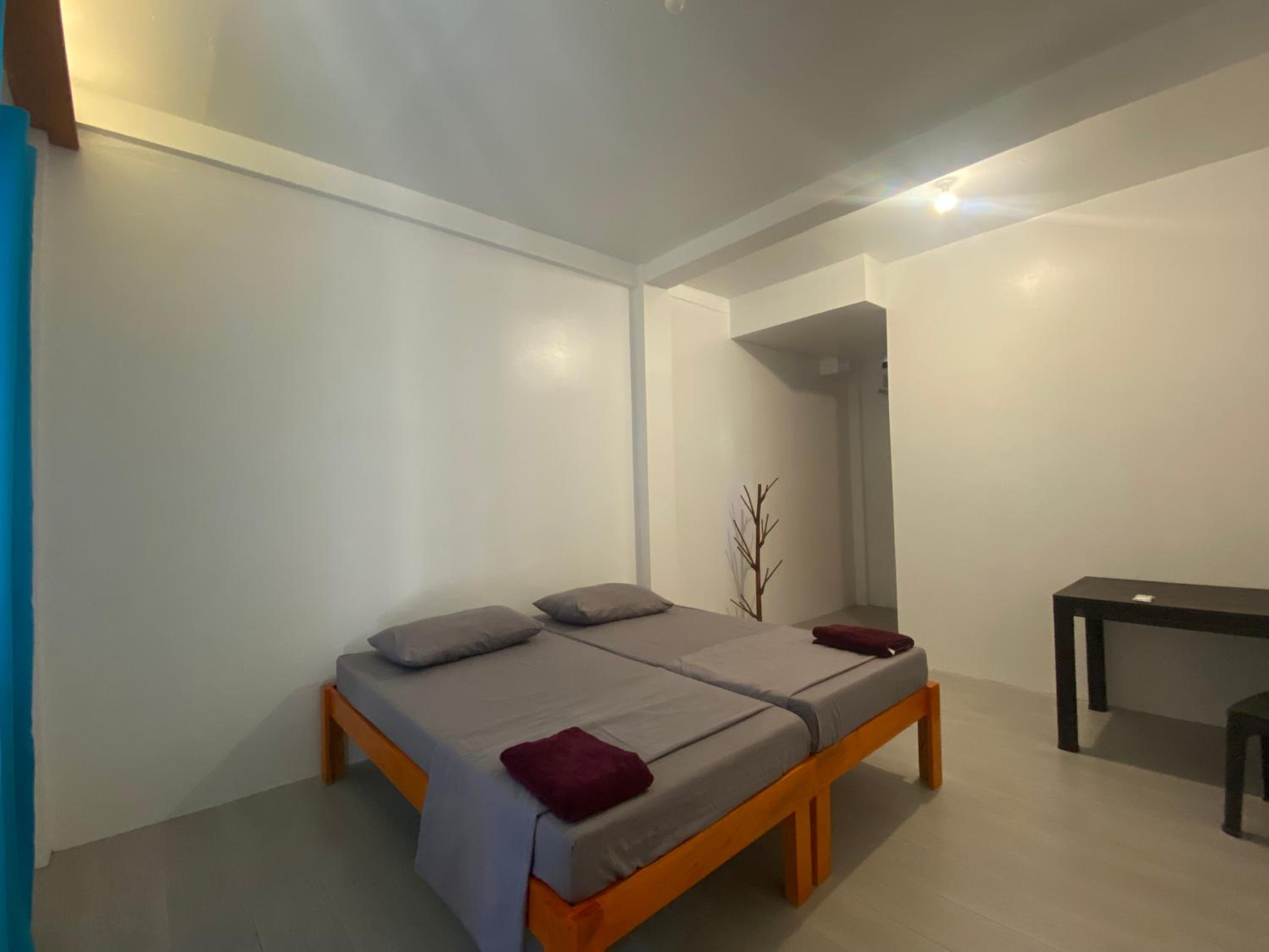 Budget Double Room photo 2