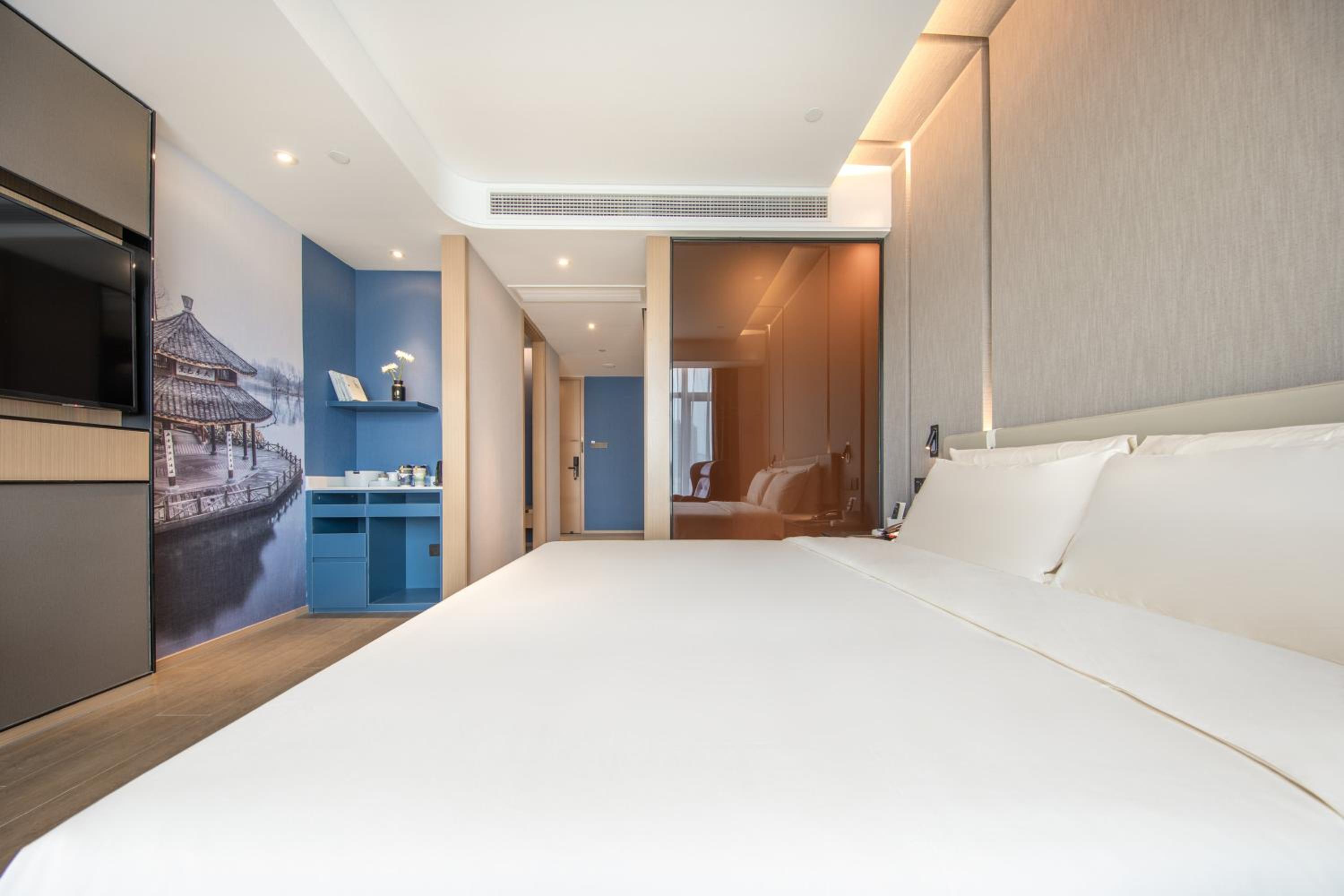 Elegant Double Room photo 2