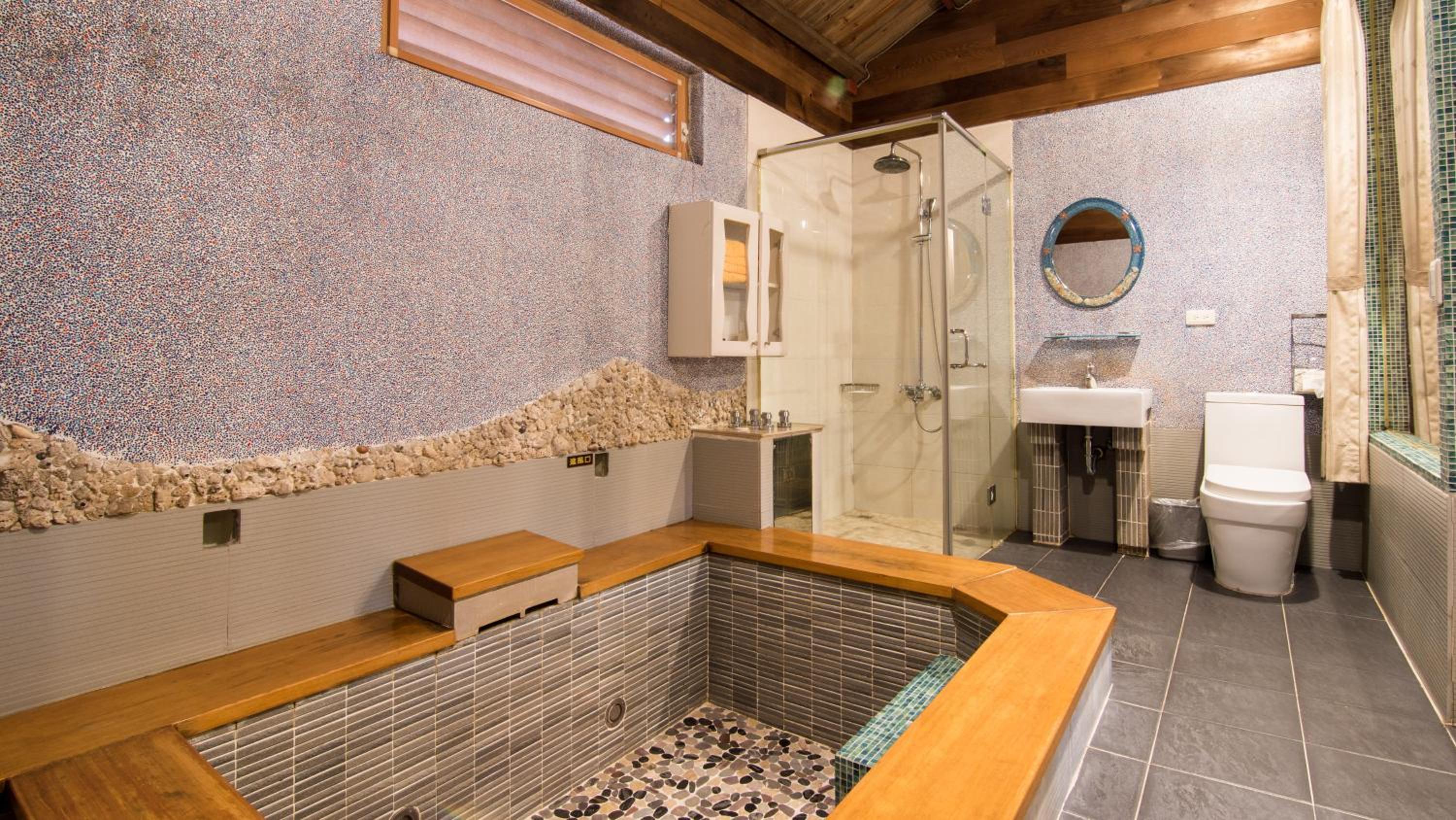 Superior Quadruple Room - Photo 10