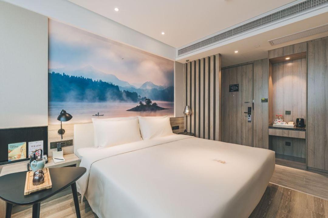Elegant Double Room - Photo 2