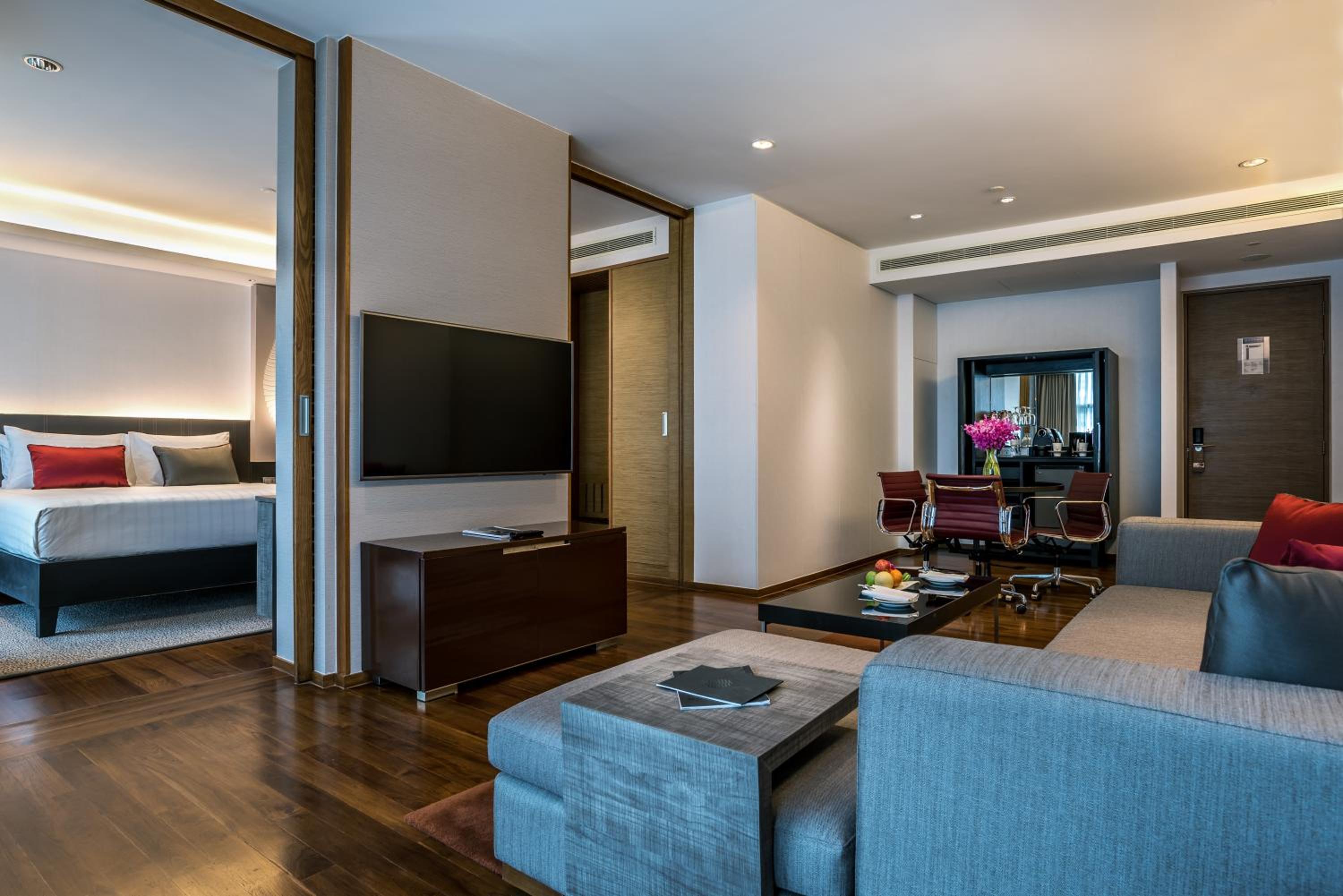 Executive Suite with 1 Kingsize Bed with Executive Lounge Access