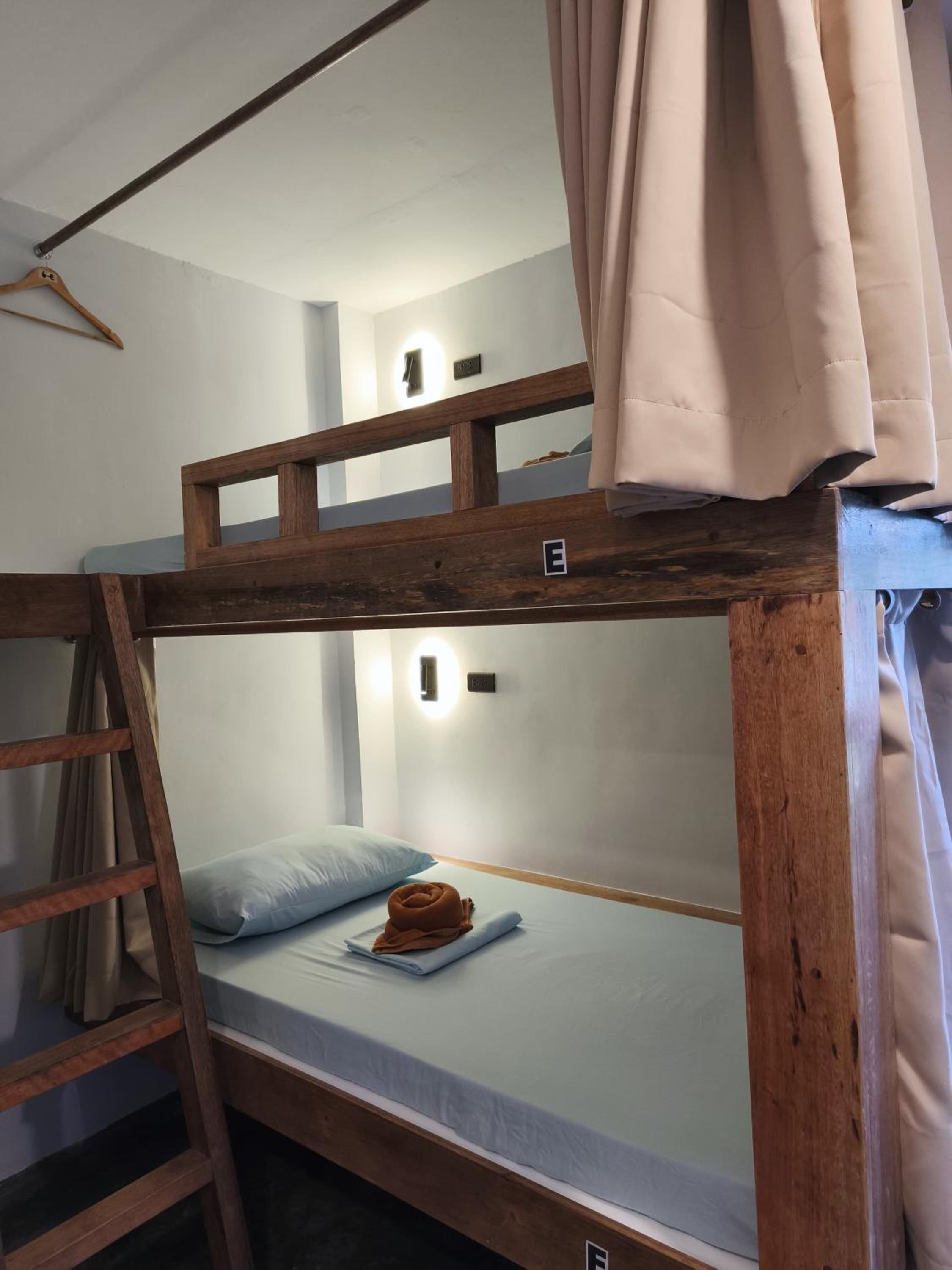 Bed in 6-Bed Female Dormitory Room photo 2