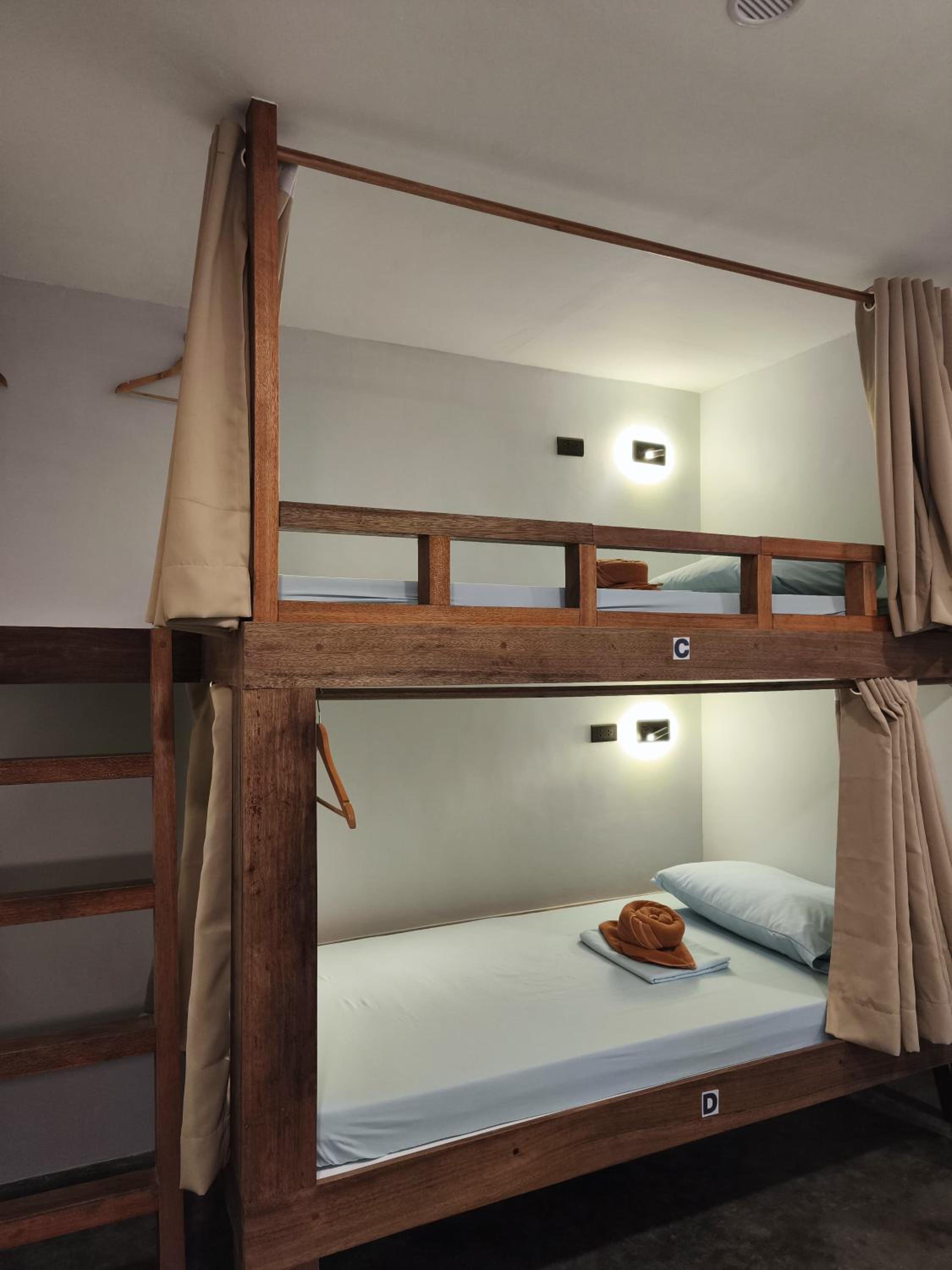 Bed in 6-Bed Female Dormitory Room photo 3