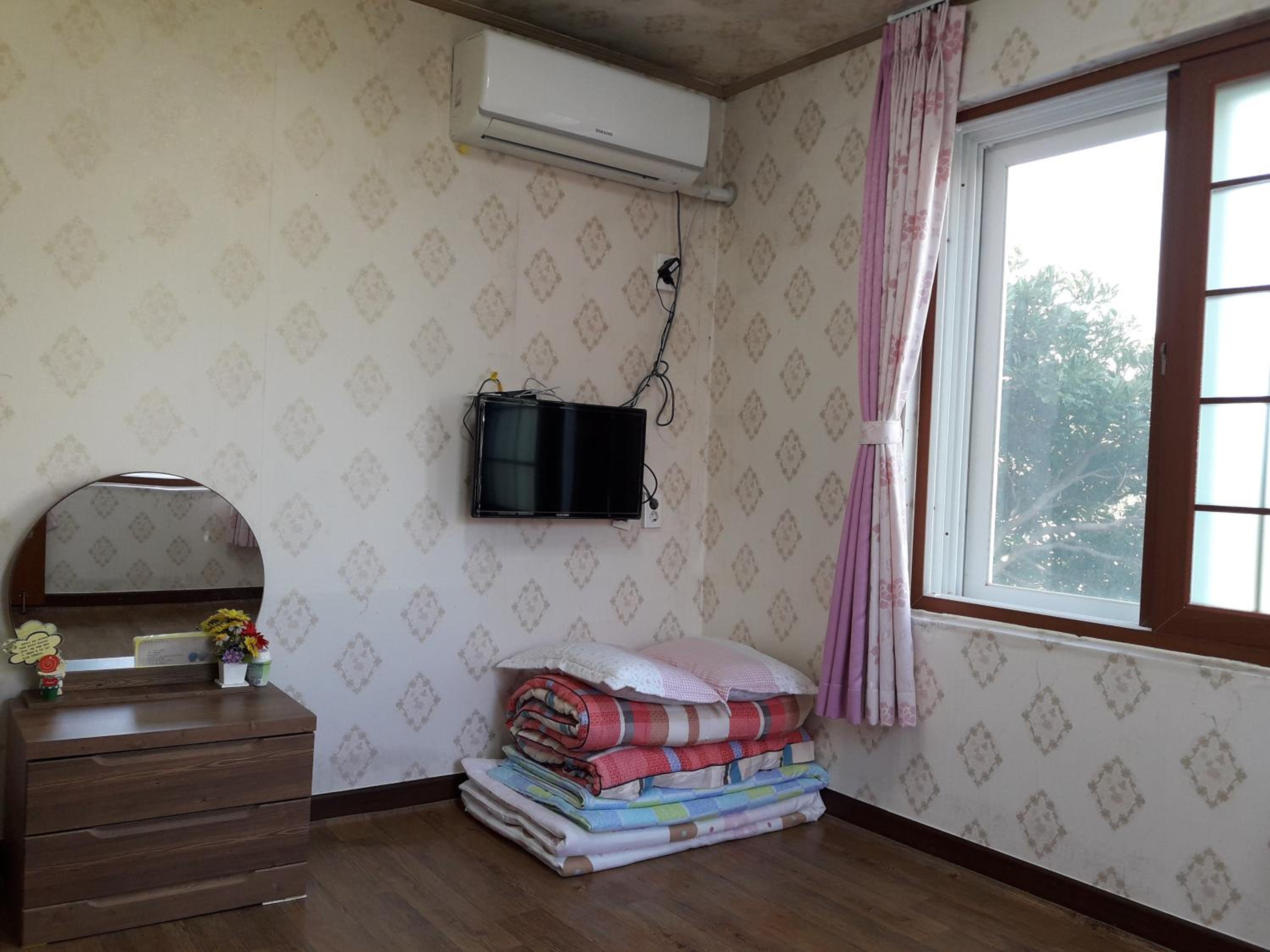 Family Studio - Photo 13