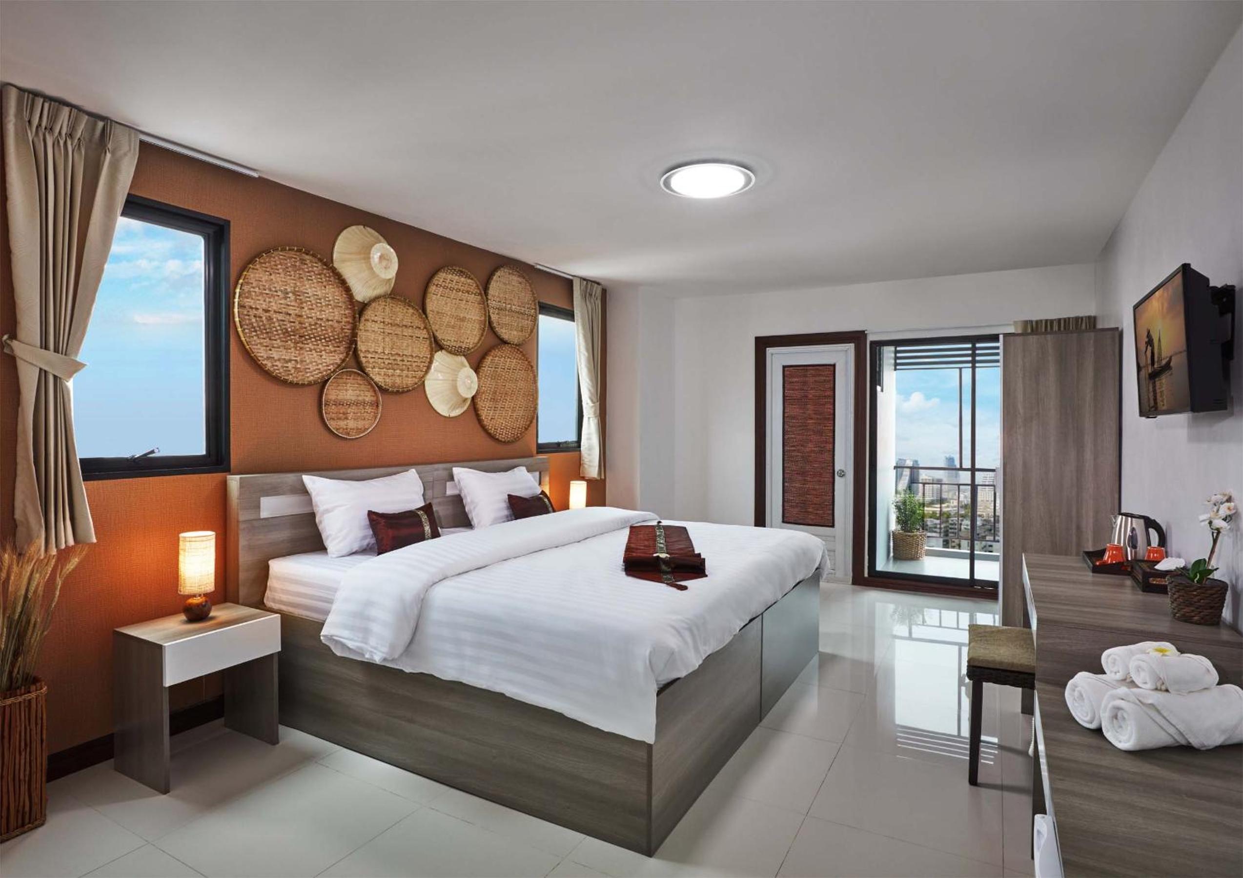 Deluxe King Room photo 1